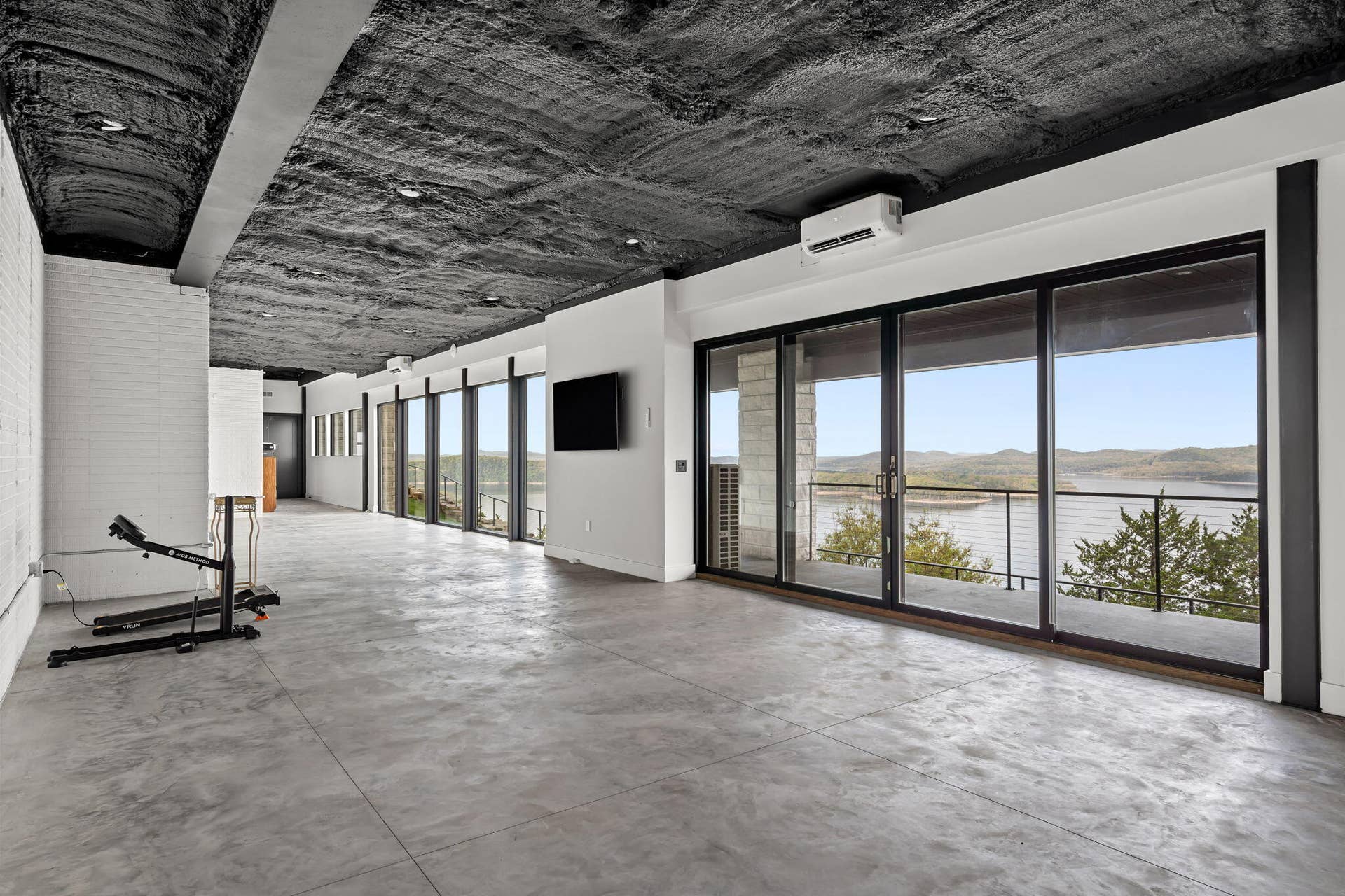 207 Main Channel Drive, Kimberling City, MO 65686 207-Main-Channel-Dr-Health-Gym-Space