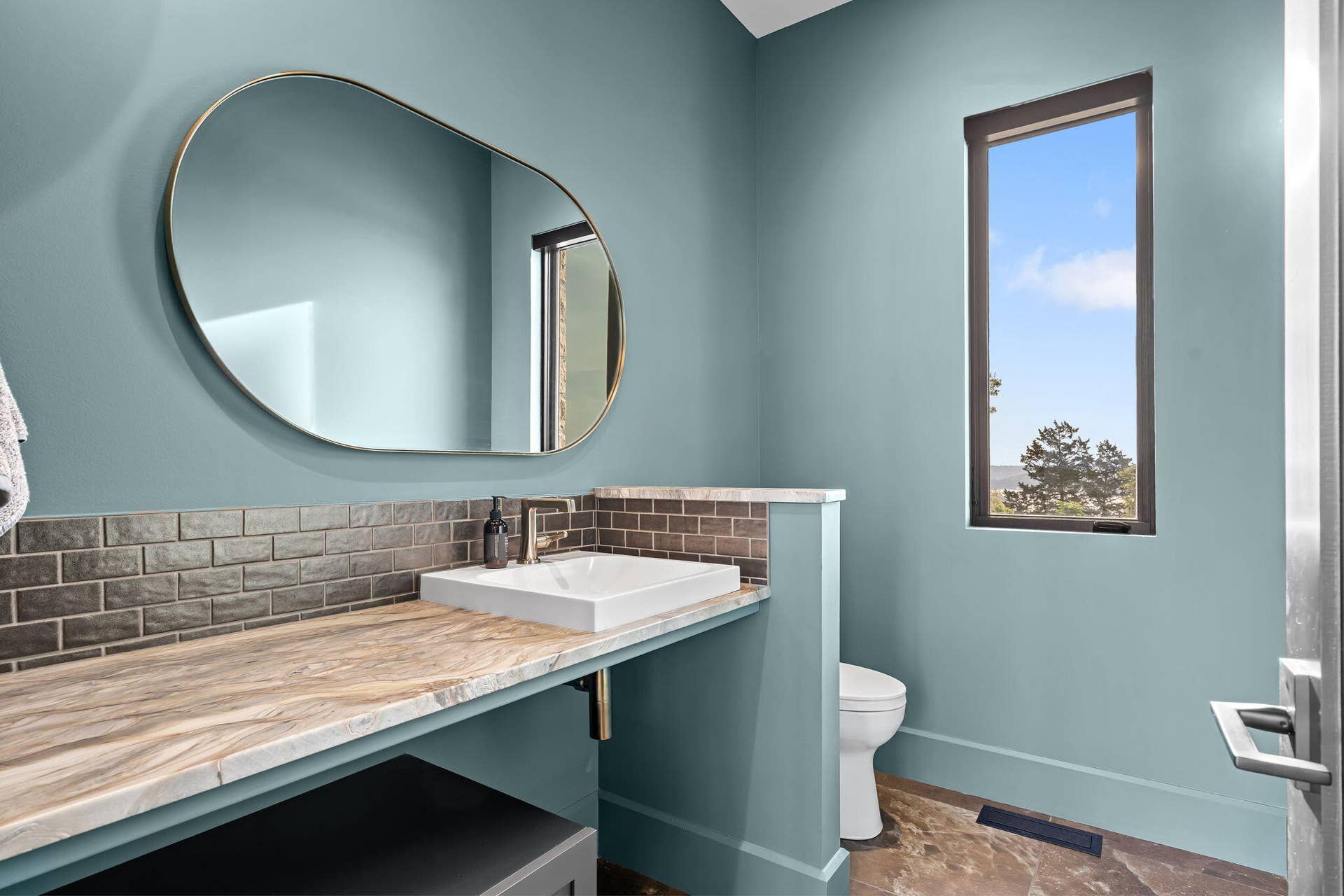 207 Main Channel Drive, Kimberling City, MO 65686 207-Main-Channel-Dr-Powder-Room