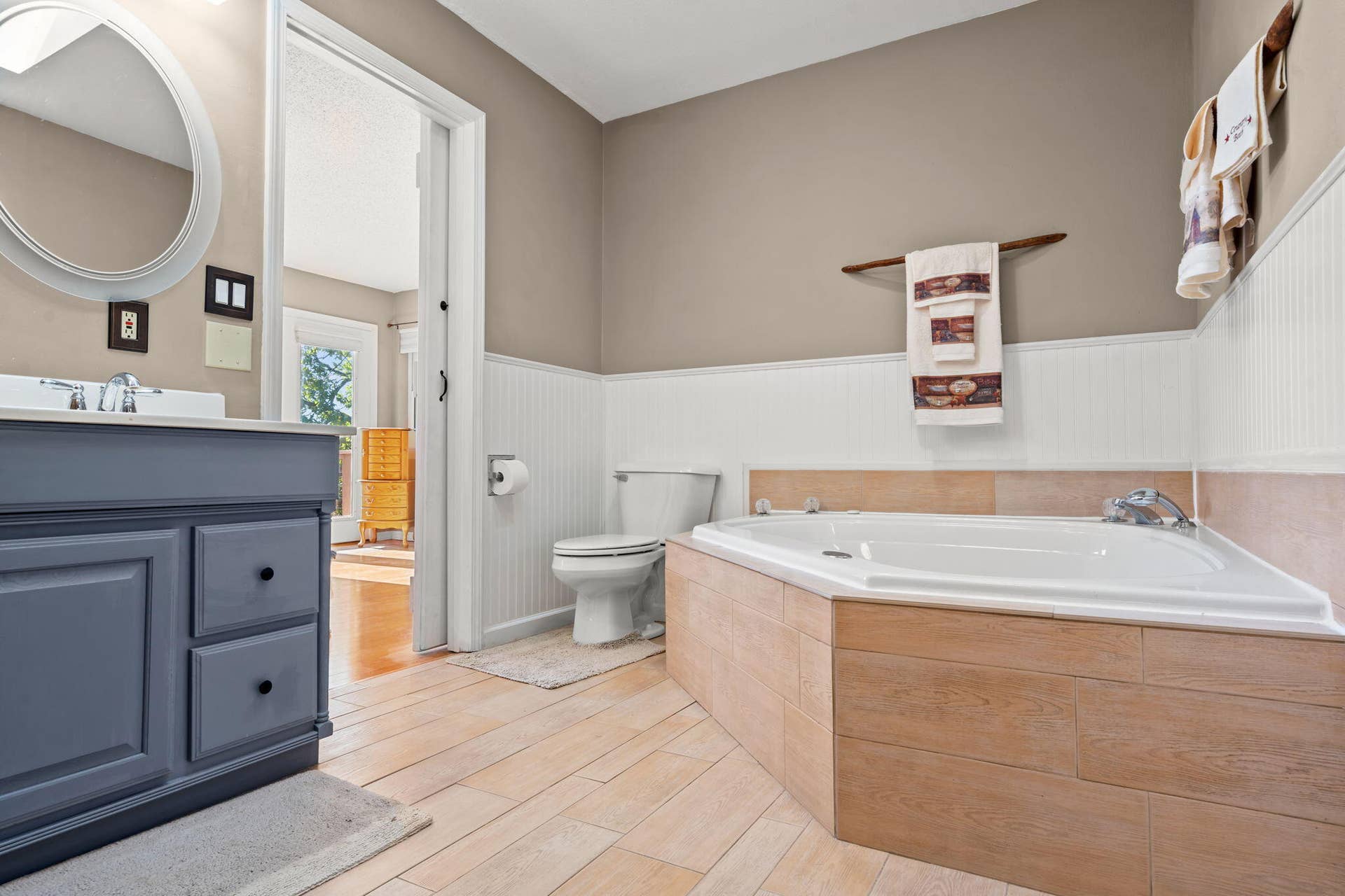 252-Sleepy-Hollow-Luxury-Bath
