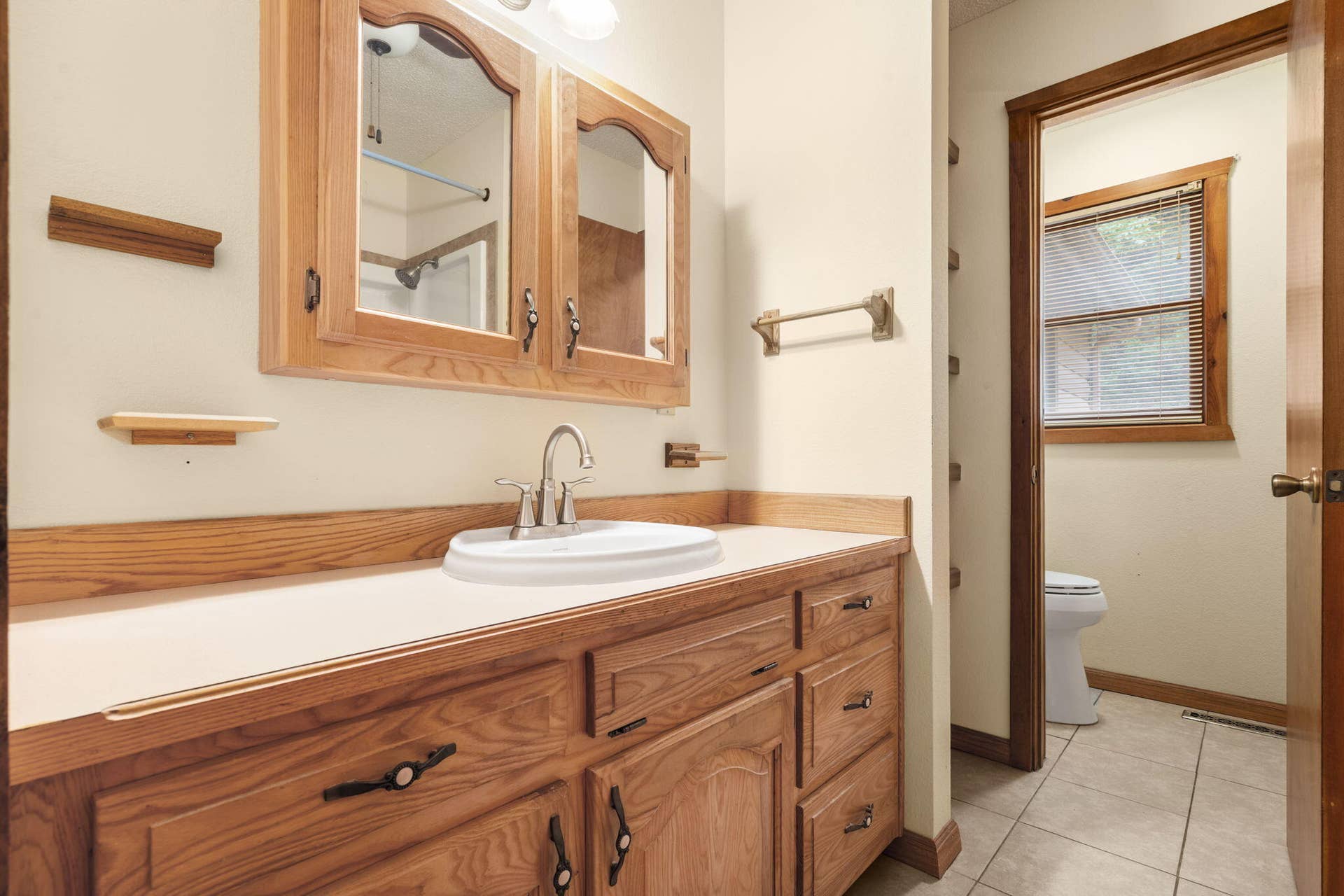166-Terrace-Park-Rd-Modern-Cabin-Bath
