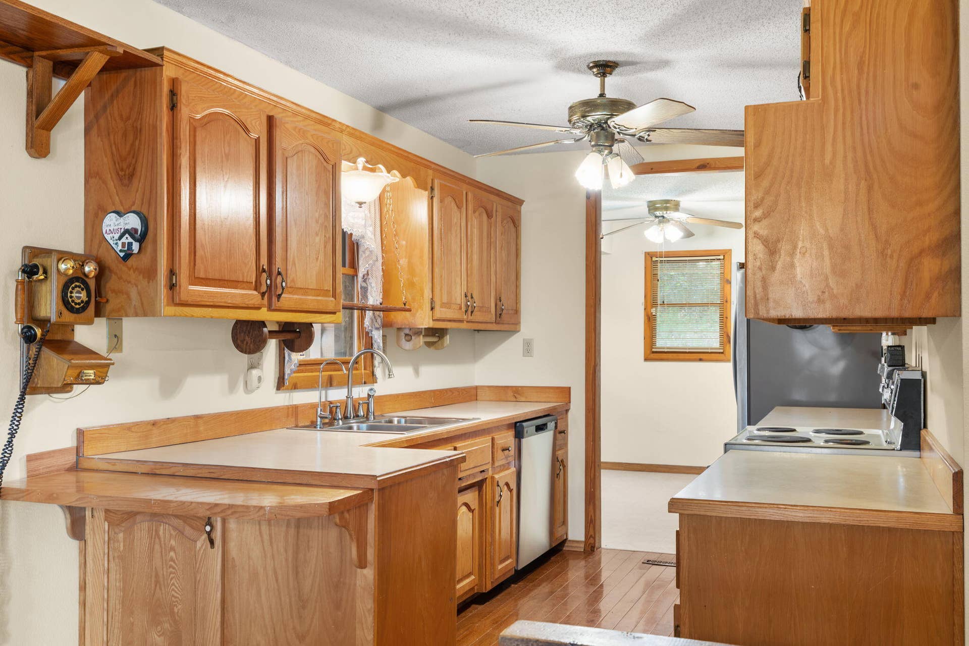 166-Terrace-Park-Rd-Rustic-Kitchen