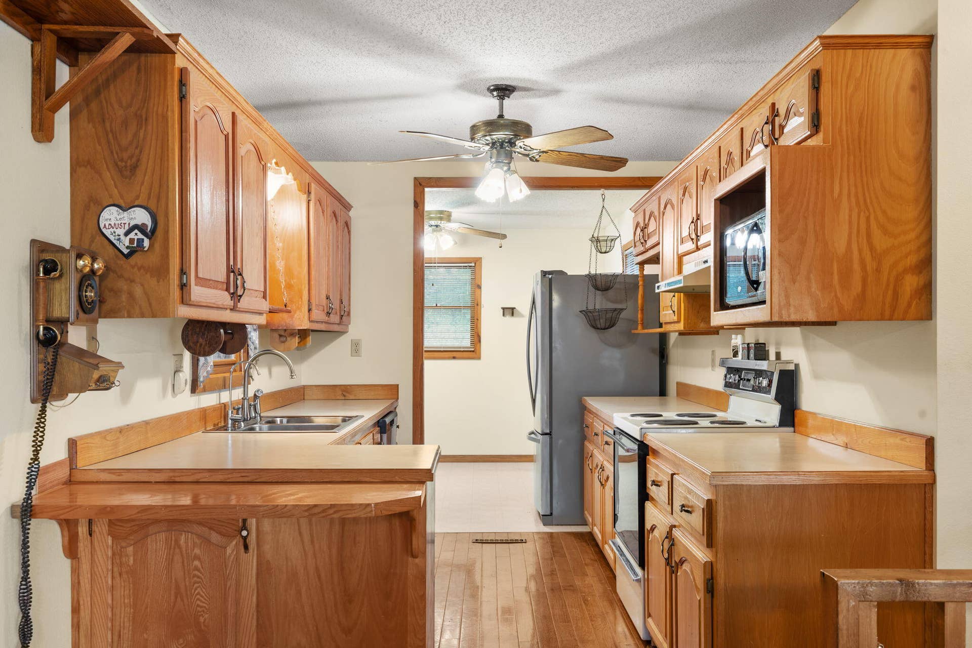 166-Terrace-Park-Rd-Lake-Cabin-Kitchen