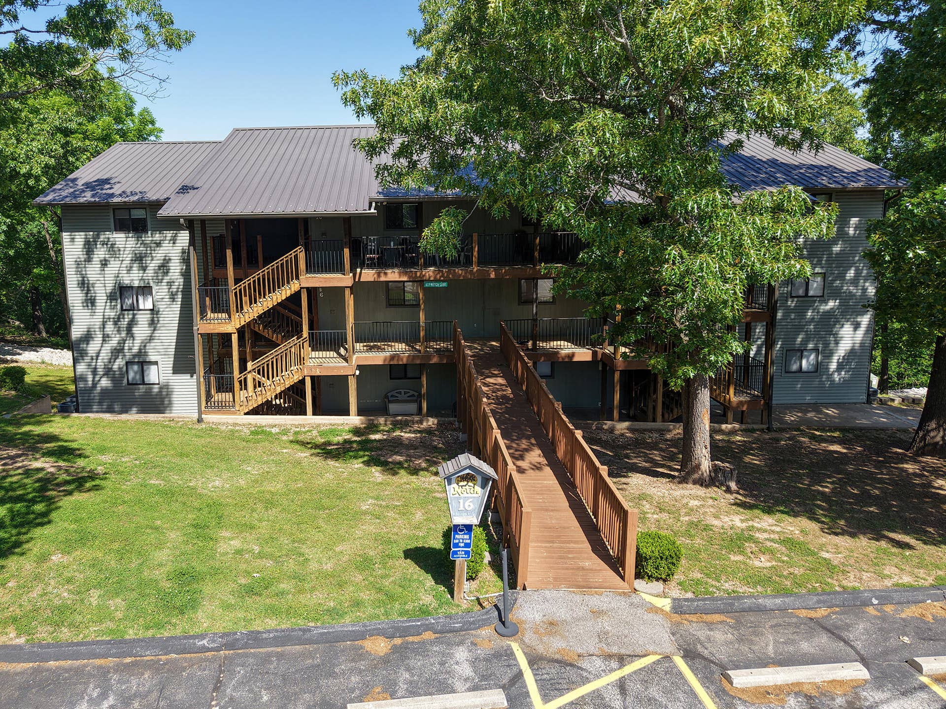 437 Notch Lane Building 16 Unit 9, Branson West, MO 65737 Entrance