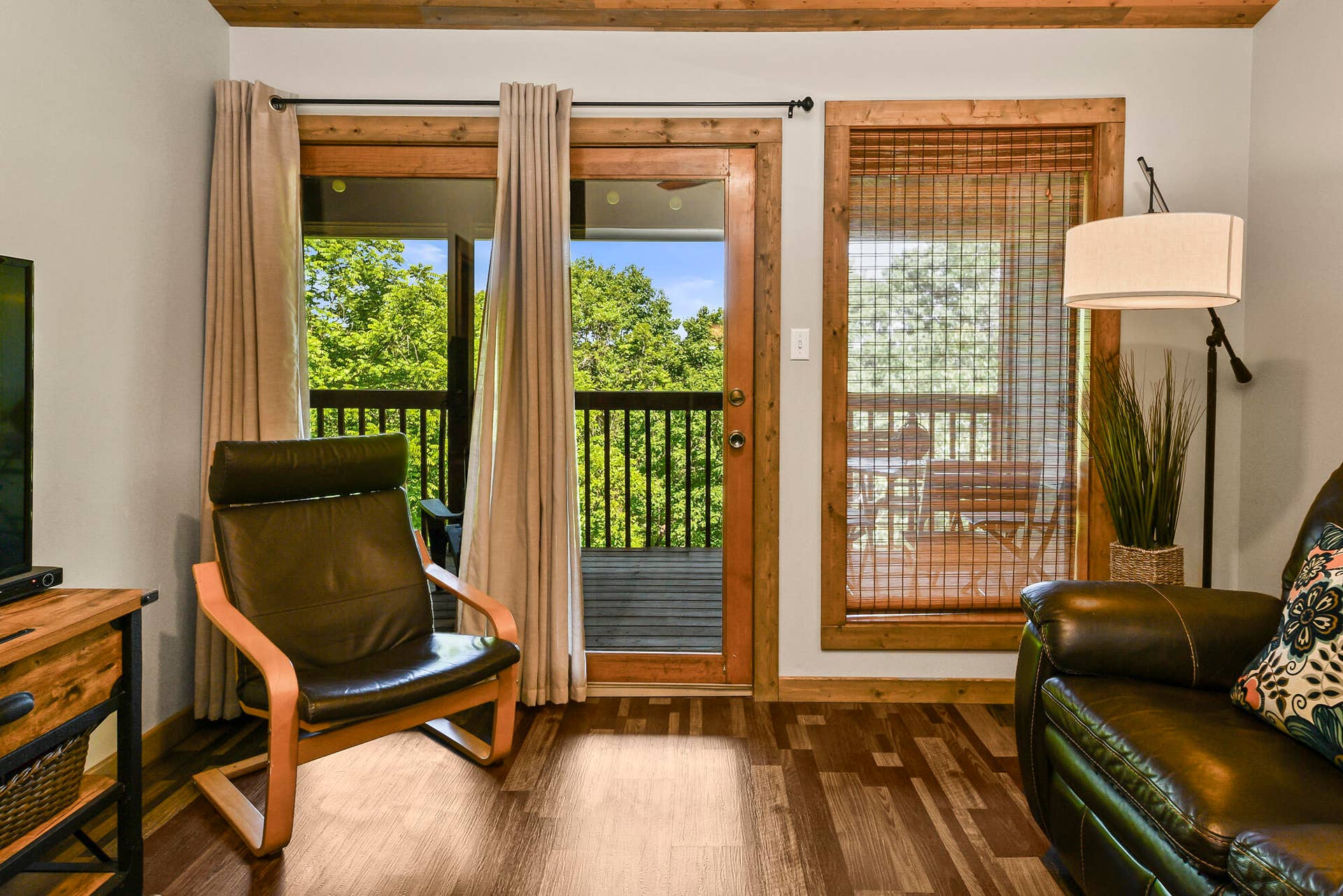 437 Notch Lane Building 16 Unit 9, Branson West, MO 65737 Outdoor Access