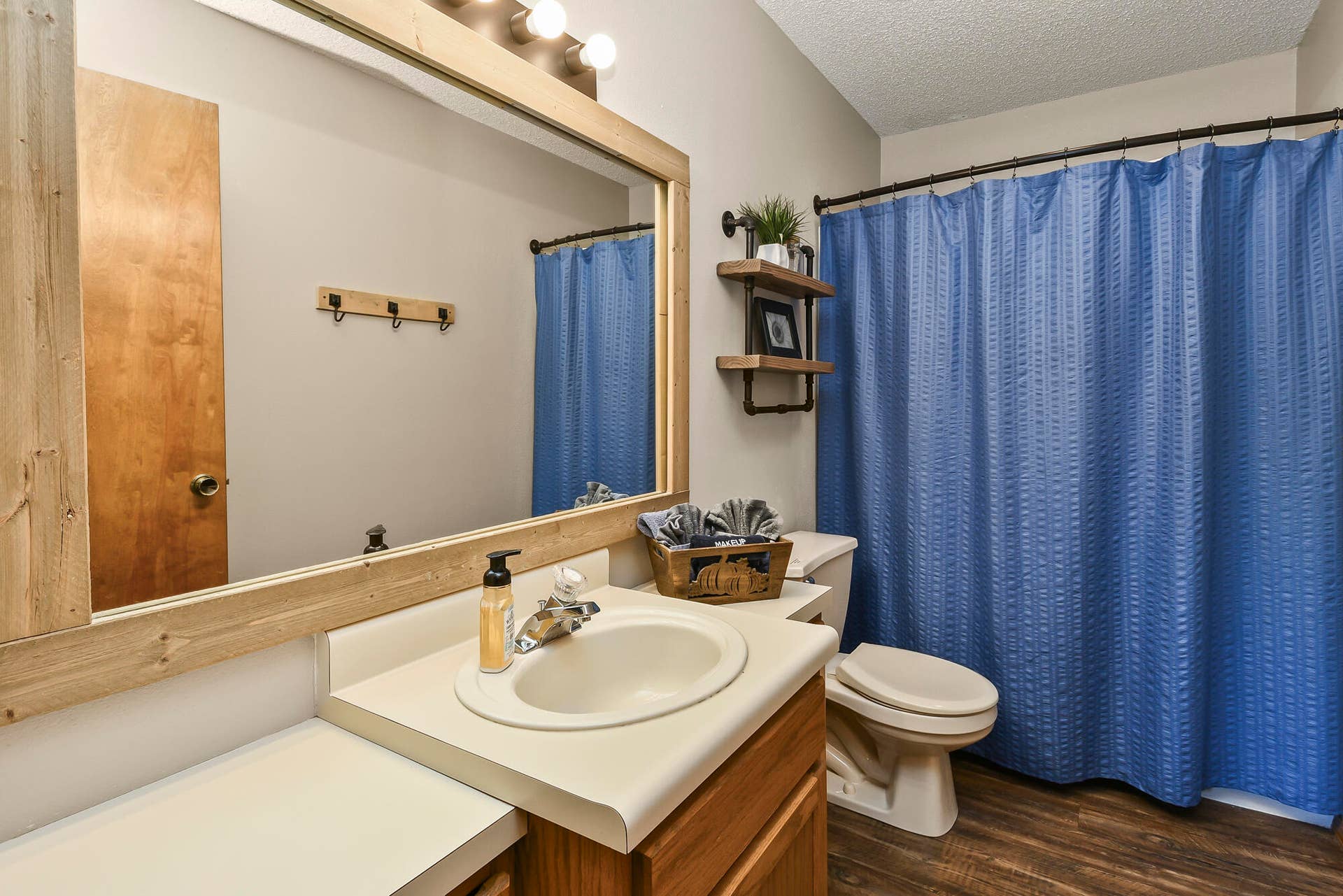 437 Notch Lane Building 16 Unit 9, Branson West, MO 65737 Primary Bathroom