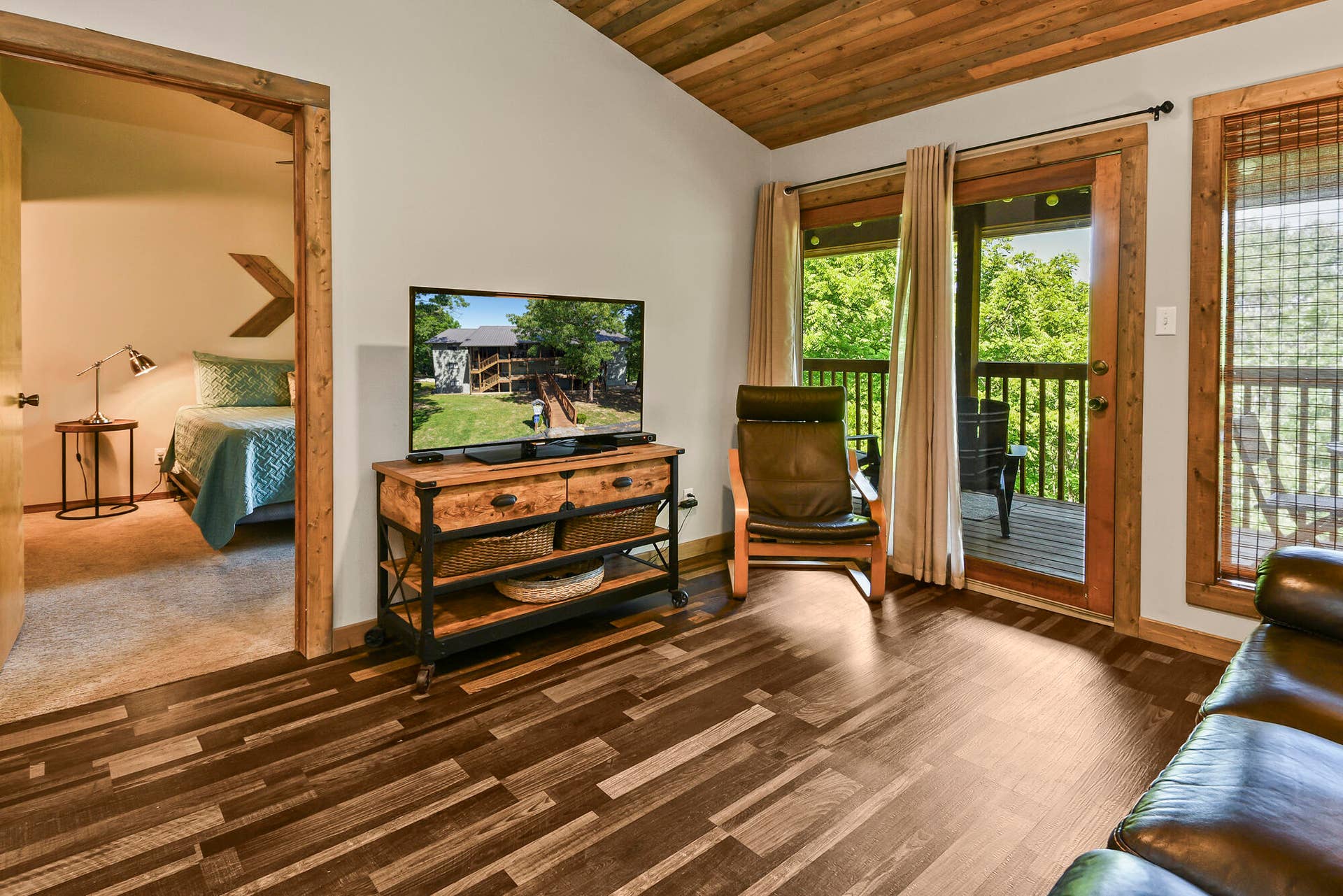 437 Notch Lane Building 16 Unit 9, Branson West, MO 65737 Great views from Deck