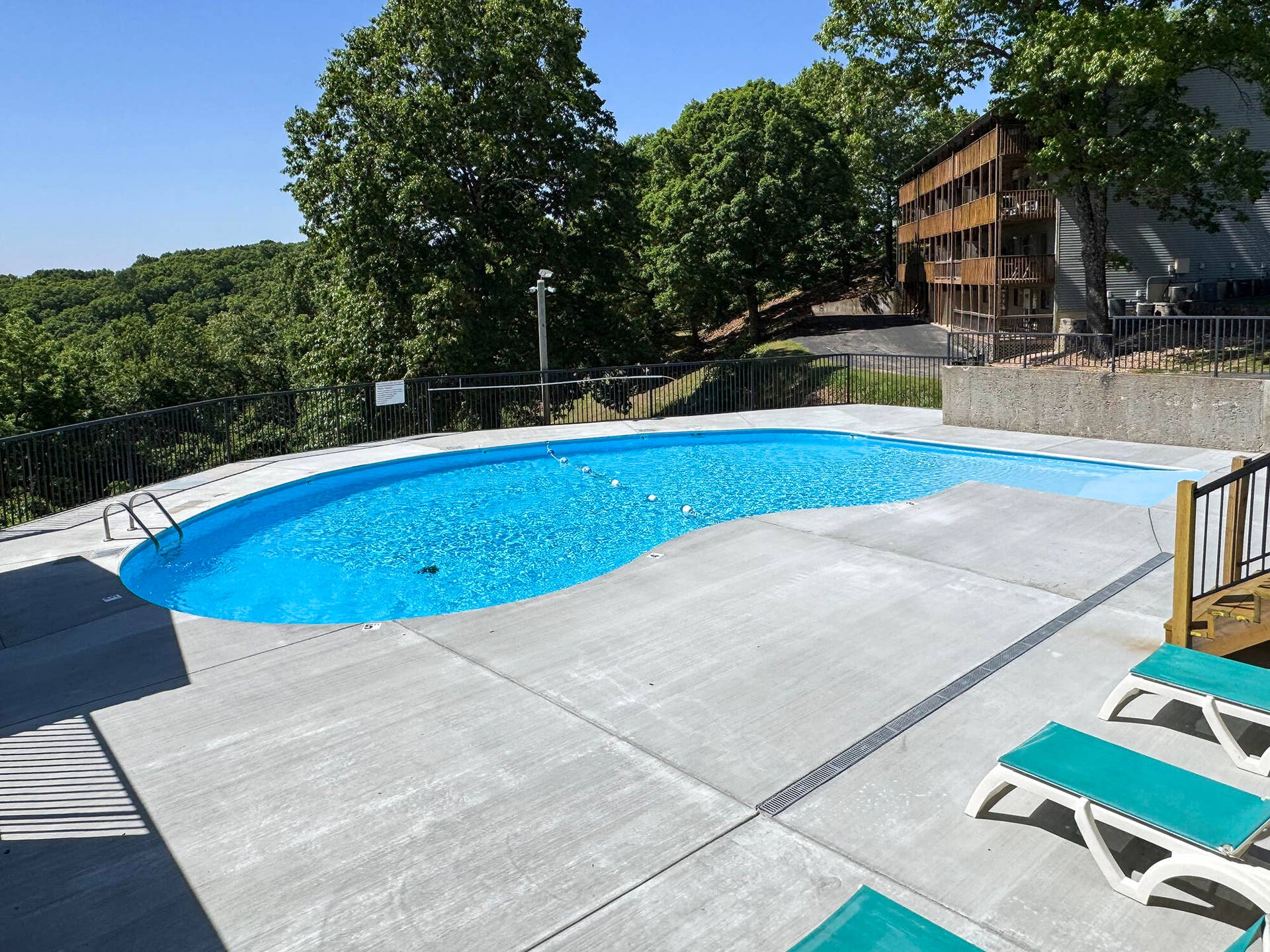 437 Notch Lane Building 16 Unit 9, Branson West, MO 65737 Pool