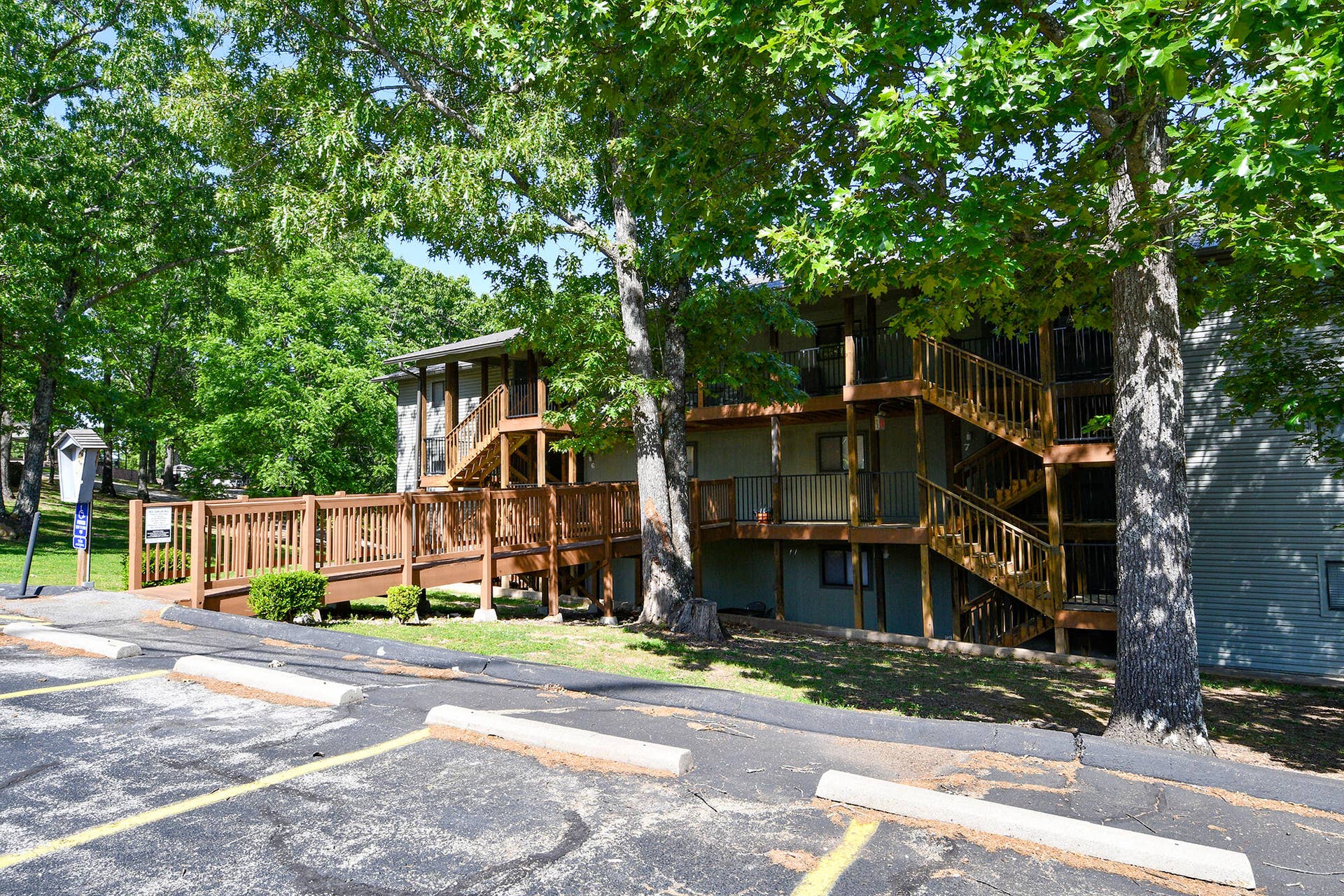 437 Notch Lane Building 16 Unit 9, Branson West, MO 65737 Building