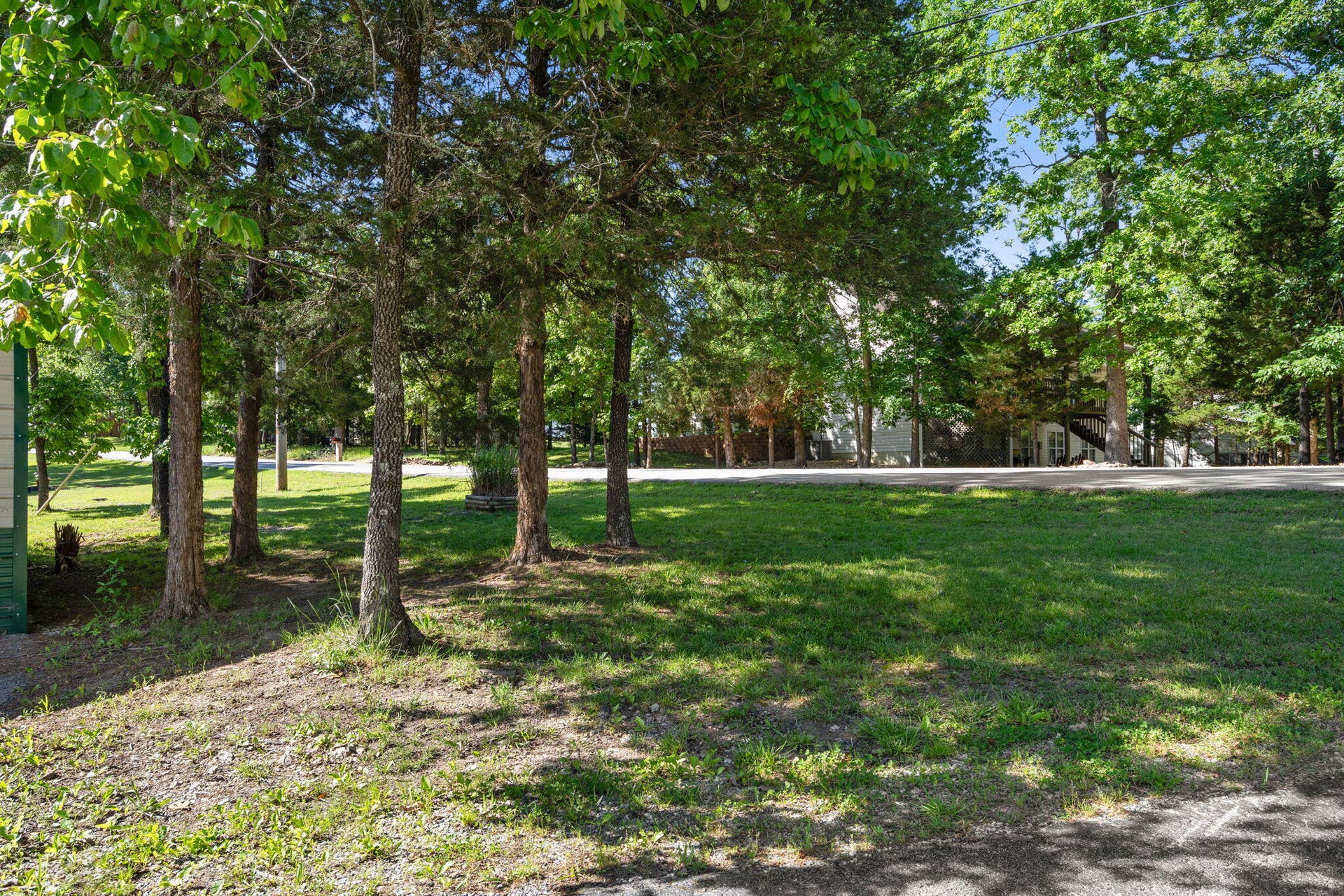 121 Forest Lane, Kimberling City, MO 65686 121-Forest-Ln-Scenic-Workshop-Home