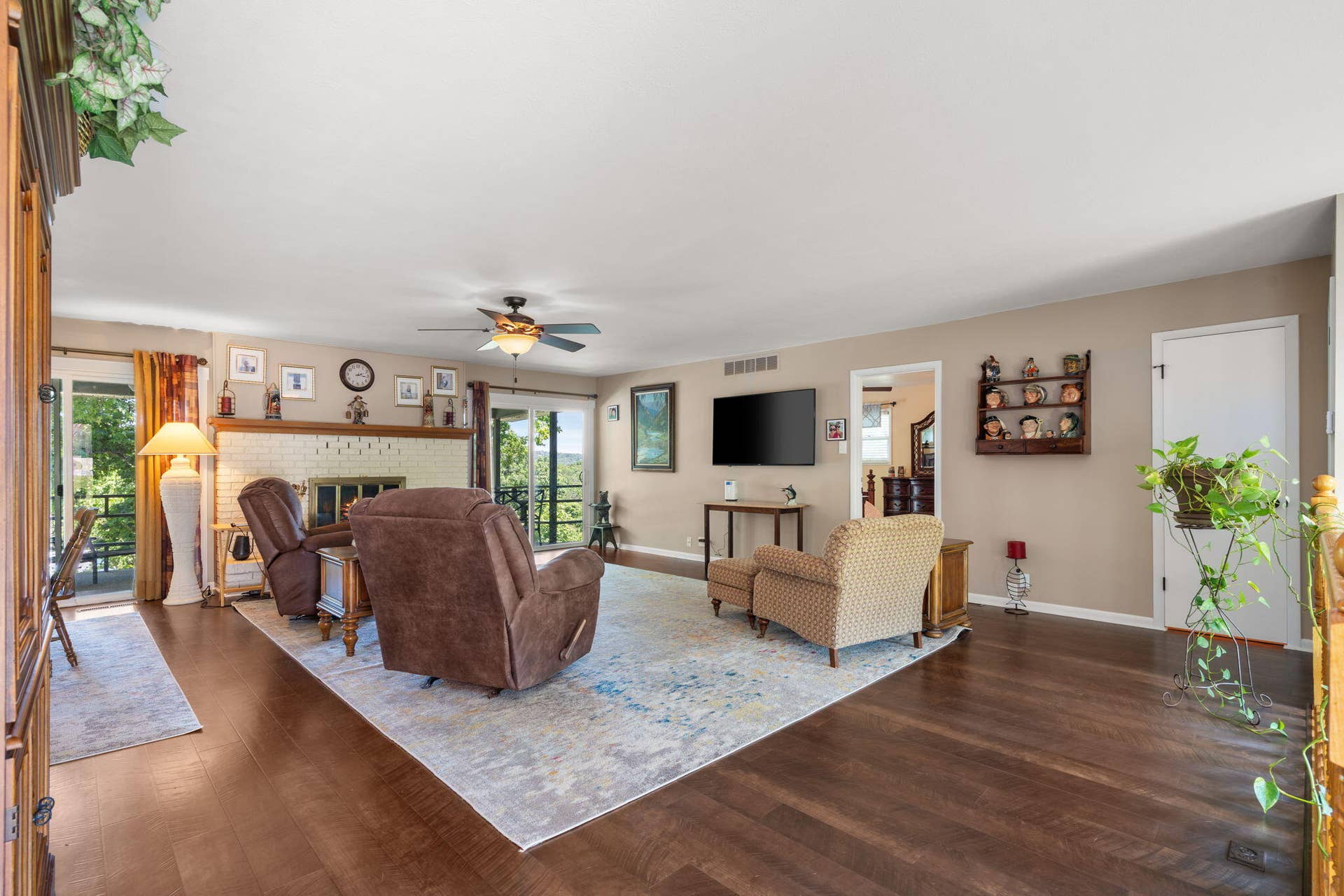 9 Bridgeview Drive, Kimberling City, MO 65686 .