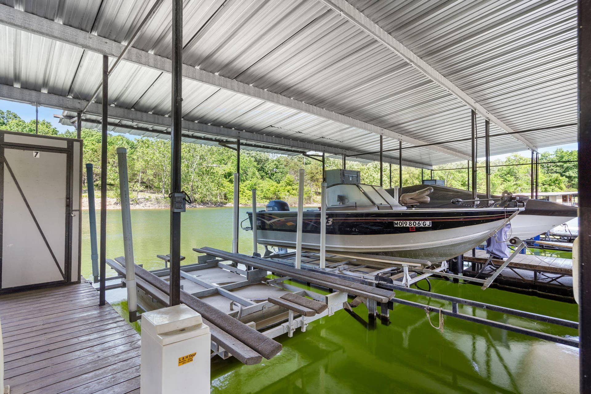 9 Bridgeview Drive, Kimberling City, MO 65686 .