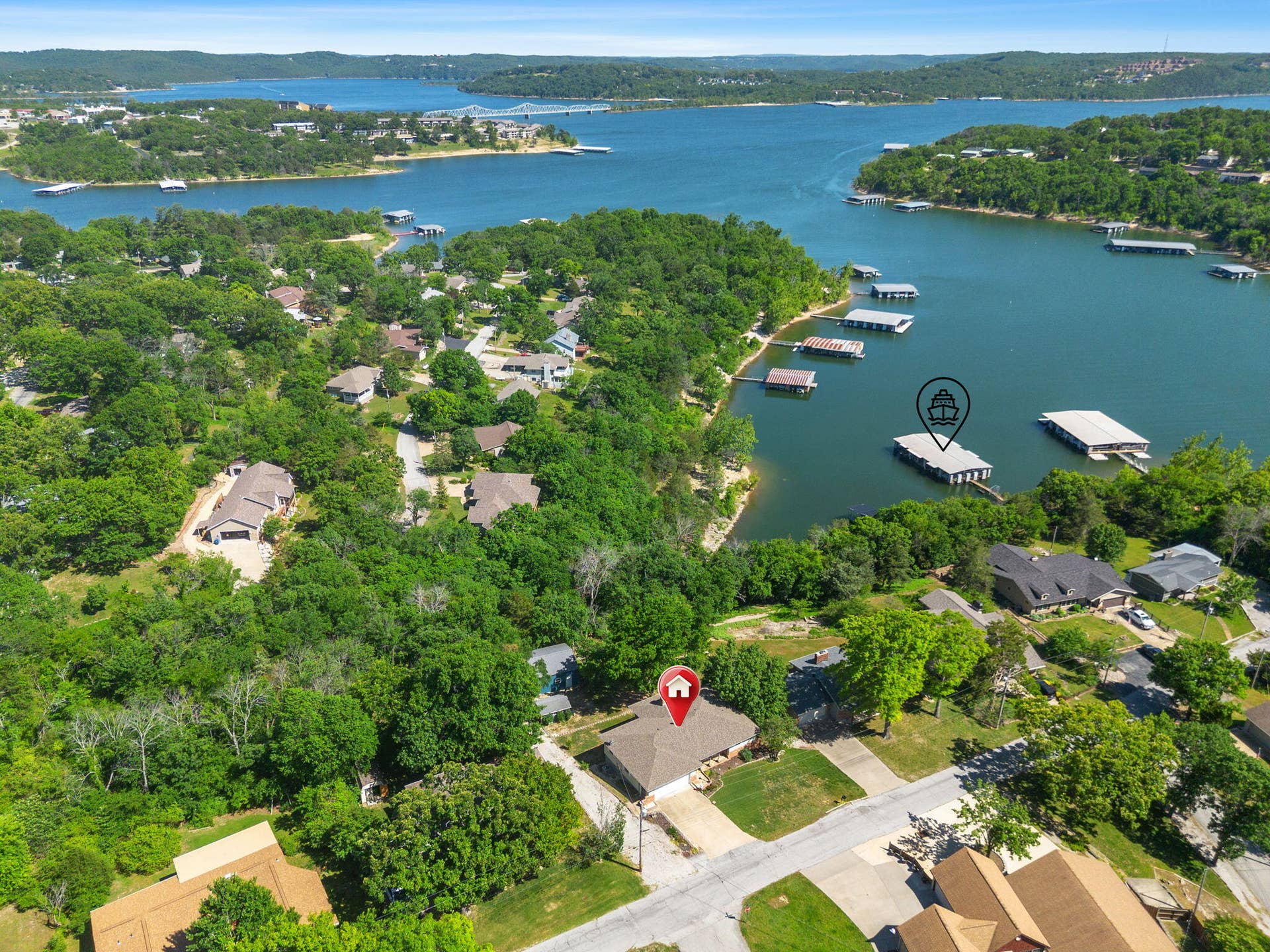 9 Bridgeview Drive, Kimberling City, MO 65686 .