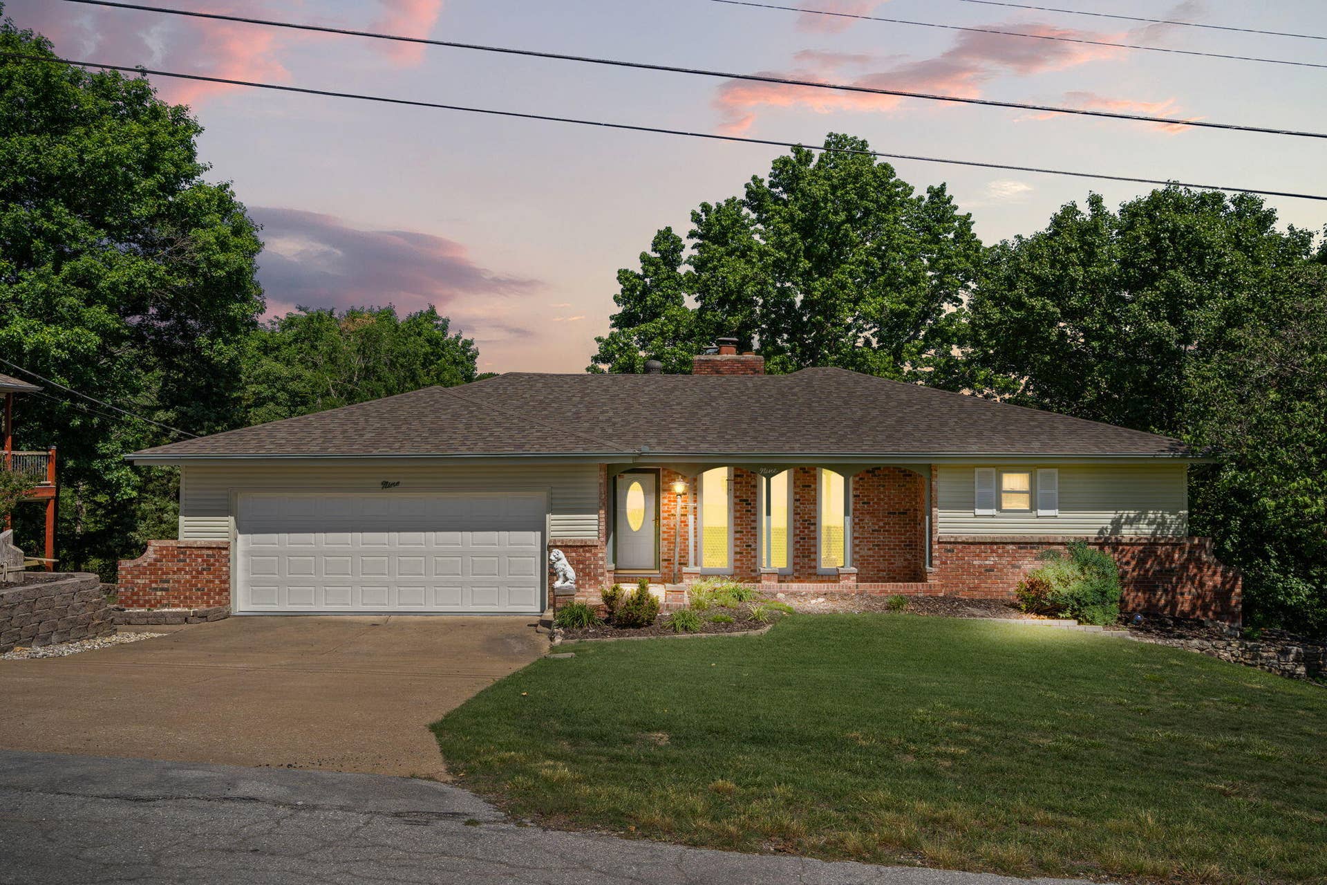 9 Bridgeview Drive, Kimberling City, MO 65686 .