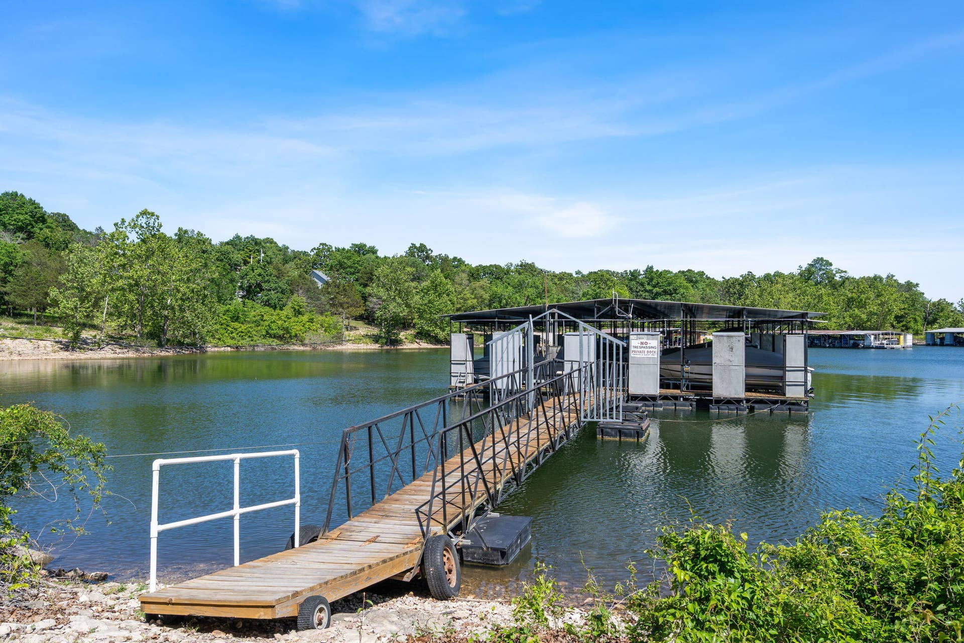 9 Bridgeview Drive, Kimberling City, MO 65686 .