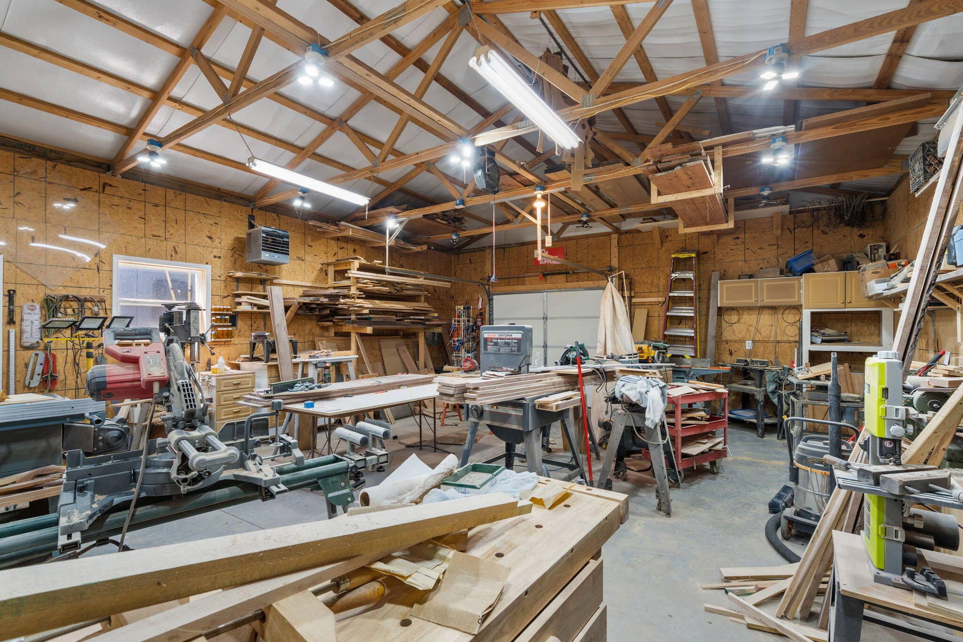 9 Bridgeview Drive, Kimberling City, MO 65686 .