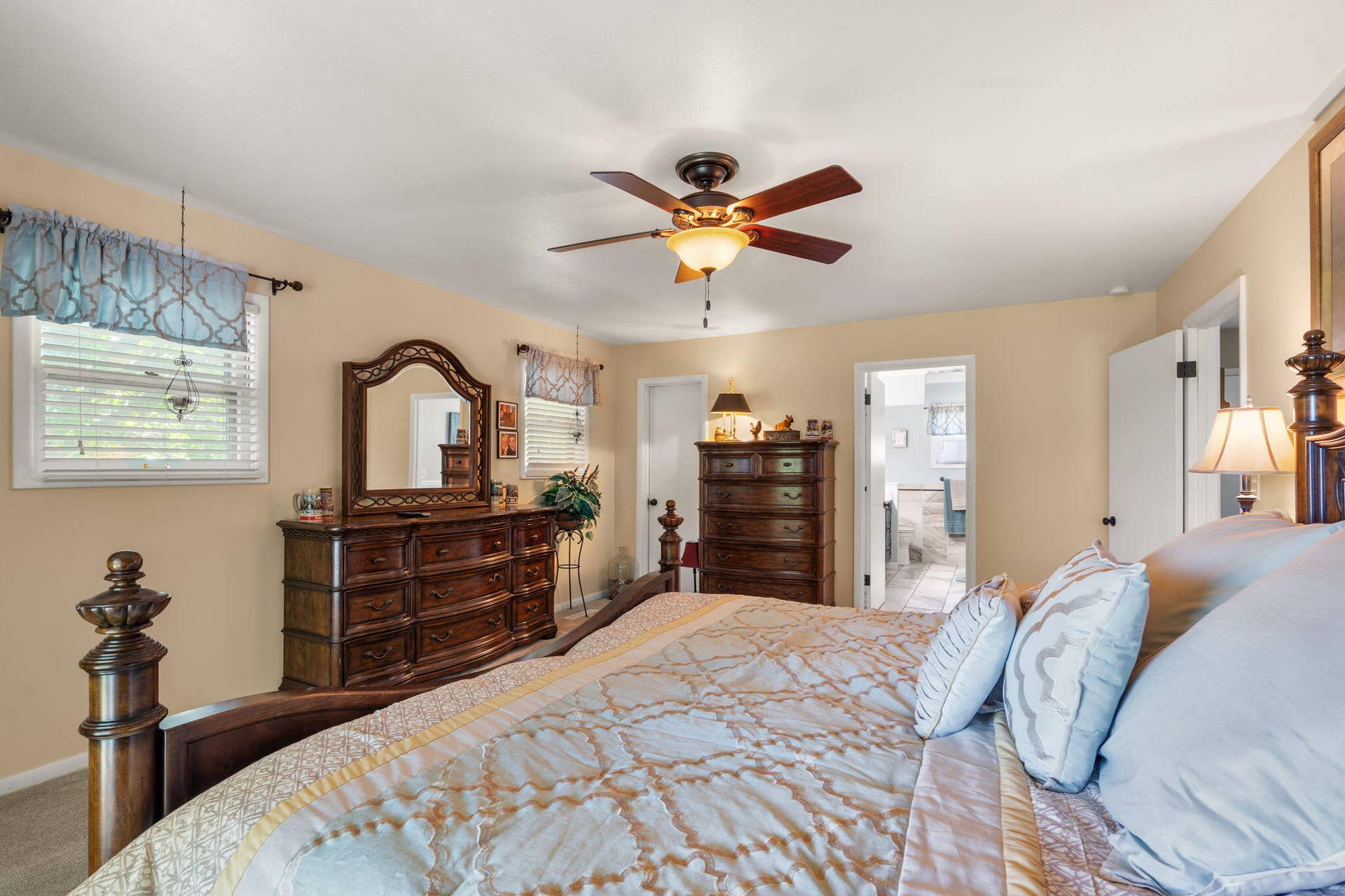 9 Bridgeview Drive, Kimberling City, MO 65686 .