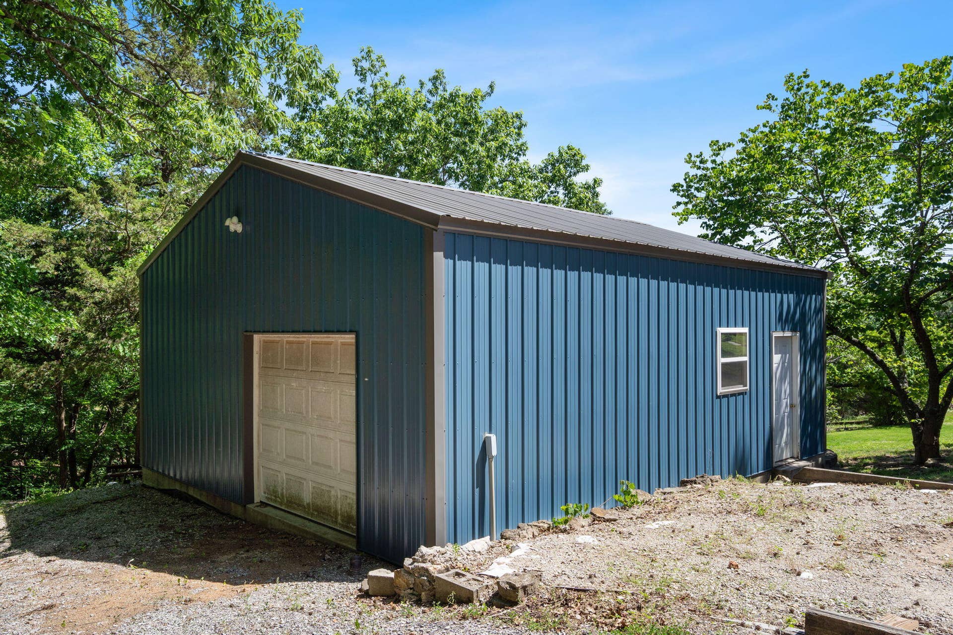 9 Bridgeview Drive, Kimberling City, MO 65686 .