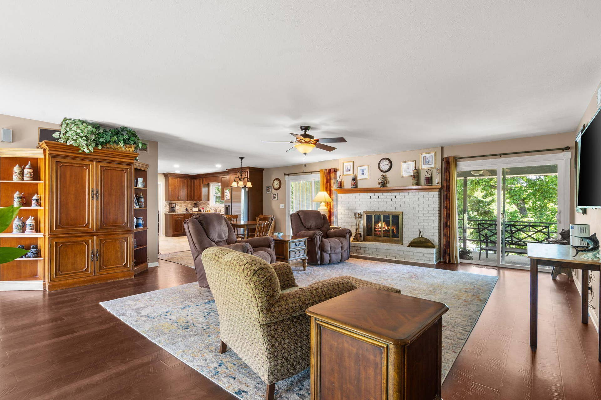 9 Bridgeview Drive, Kimberling City, MO 65686 .