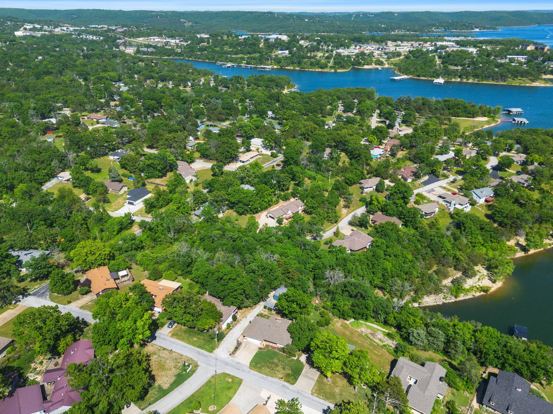 9 Bridgeview Drive, Kimberling City, MO 65686 .