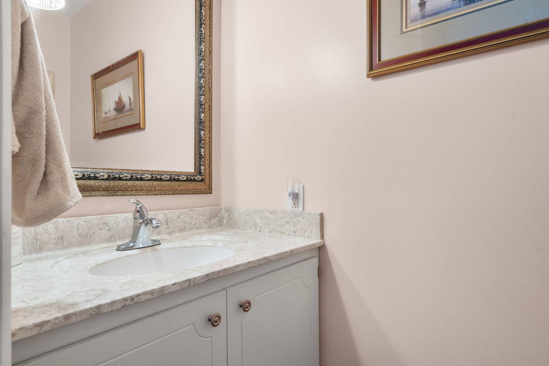 9 Bridgeview Drive, Kimberling City, MO 65686 .