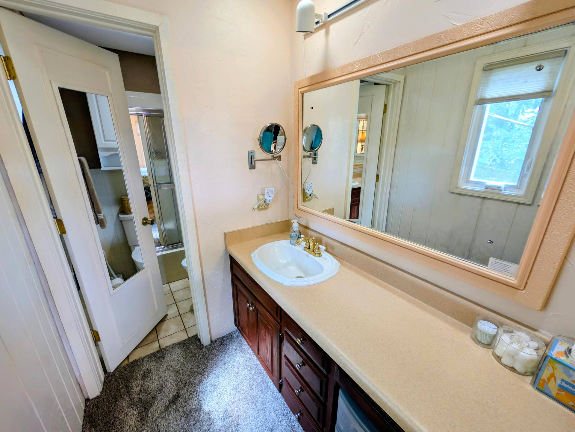 Master Vanity