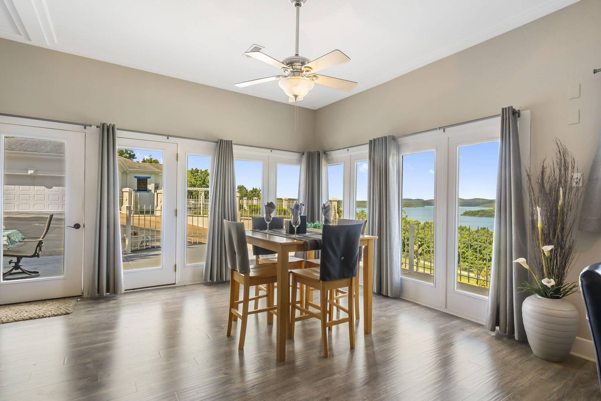 164 Omega Lane, Kimberling City, MO 65686 164-Omega-Ln-Bright-Dining-Area