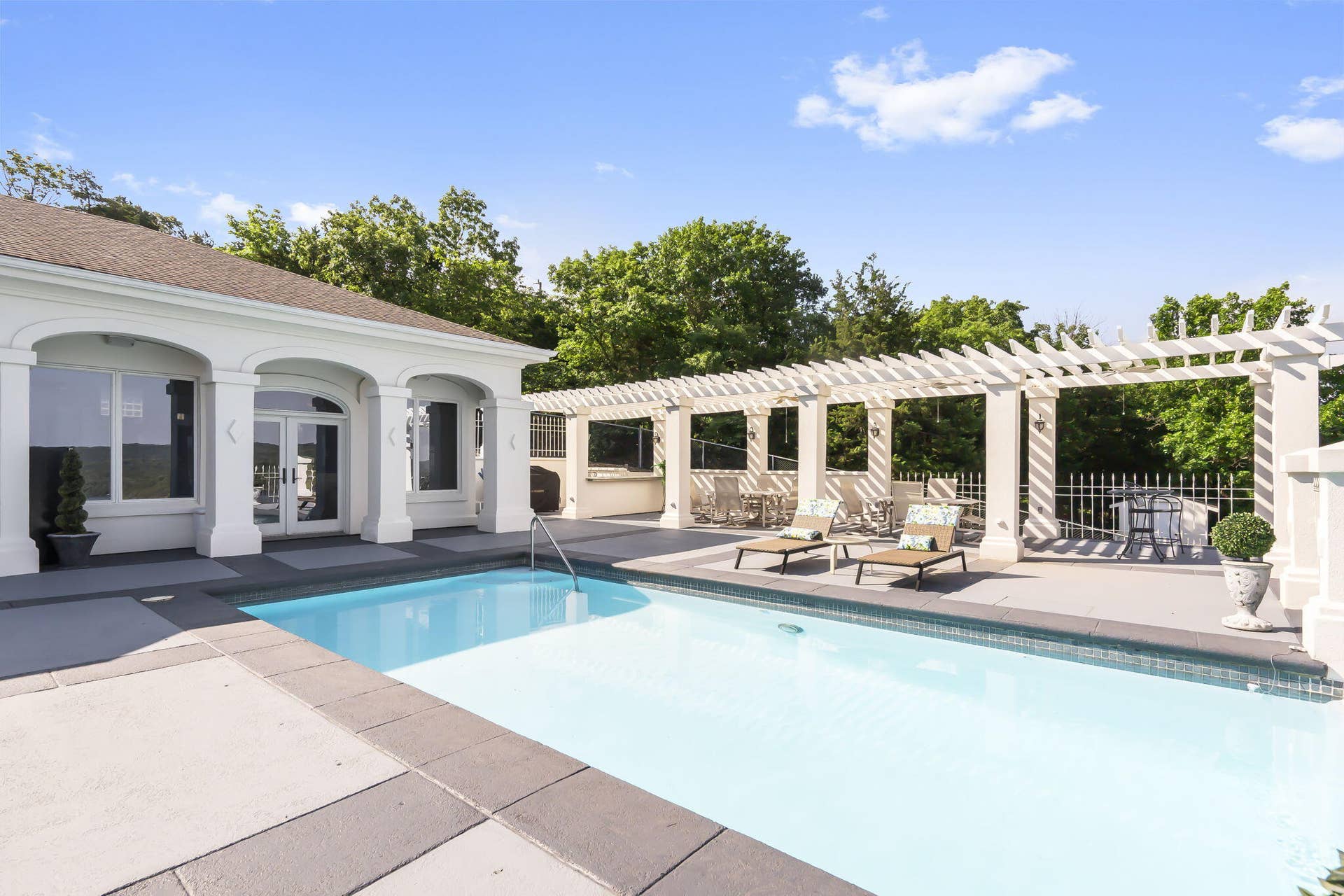 164 Omega Lane, Kimberling City, MO 65686 164-Omega-Ln-Poolside-Living