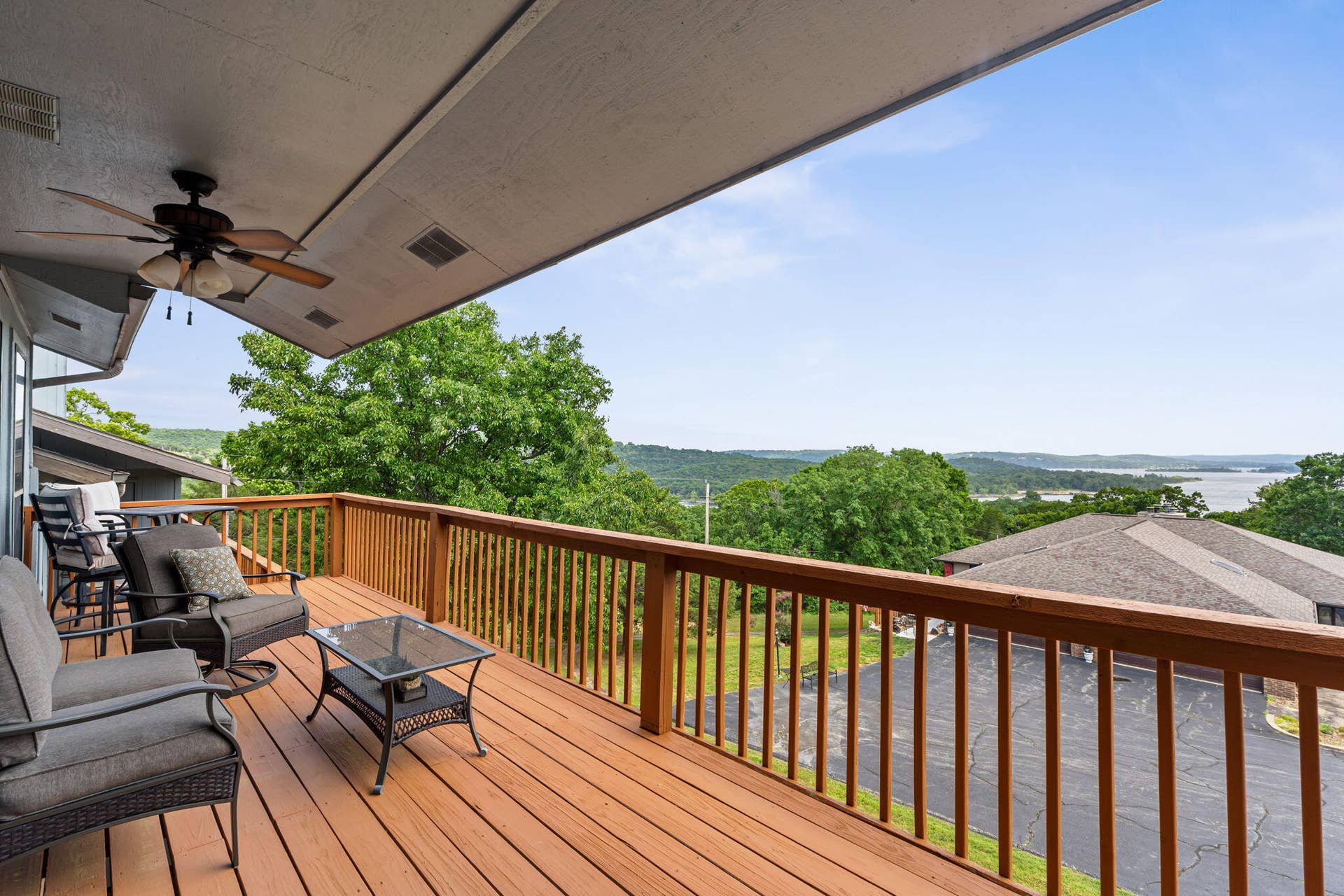 67-Port-Dr-Outdoor-Lounge