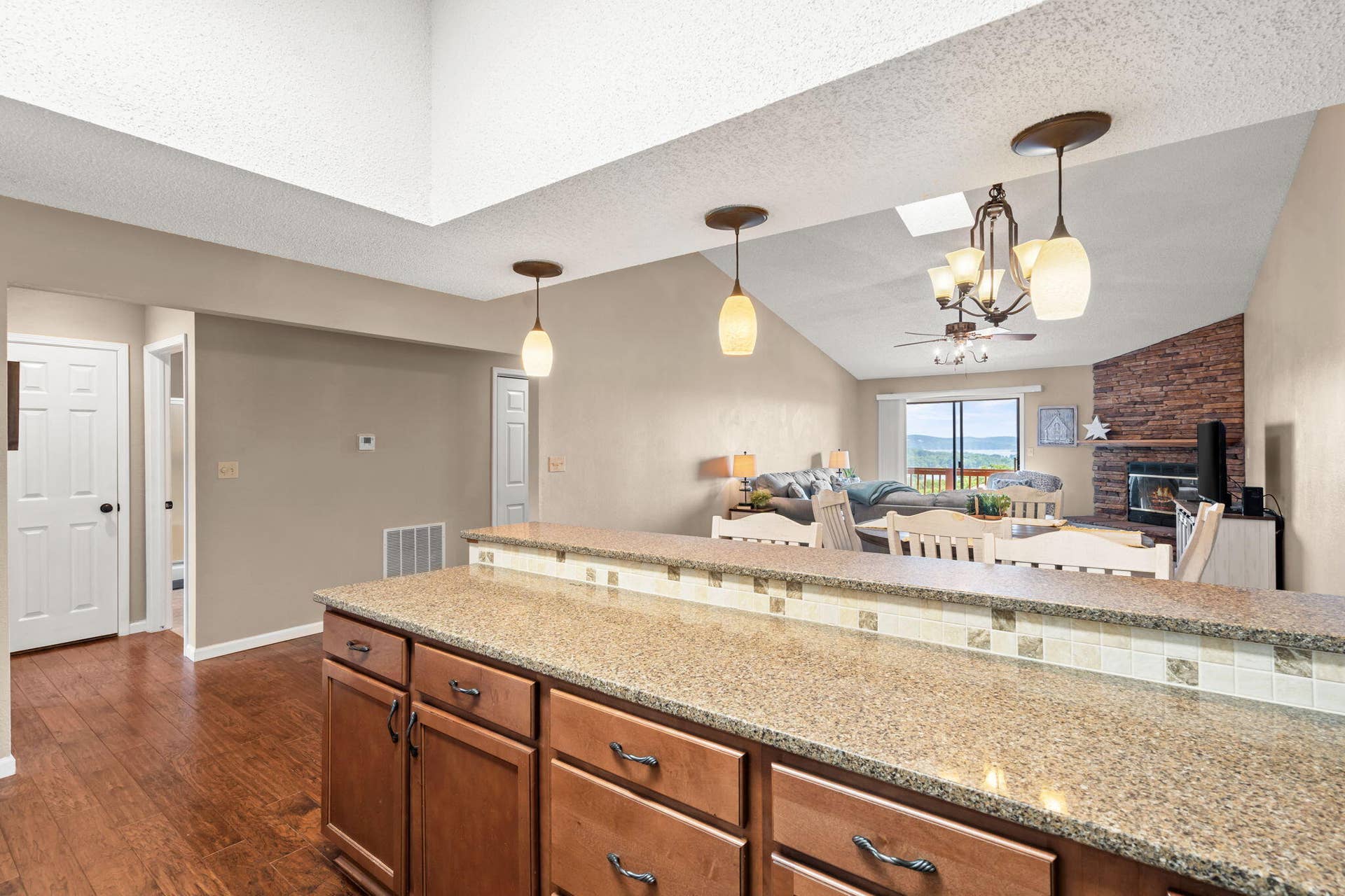67-Port-Dr-Kitchen-REady