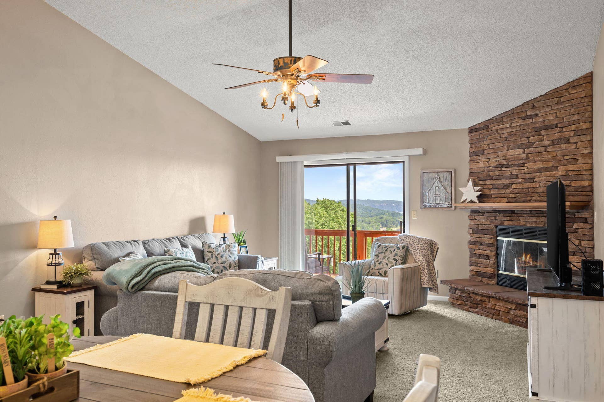 67-Port-Dr-Bright-Living