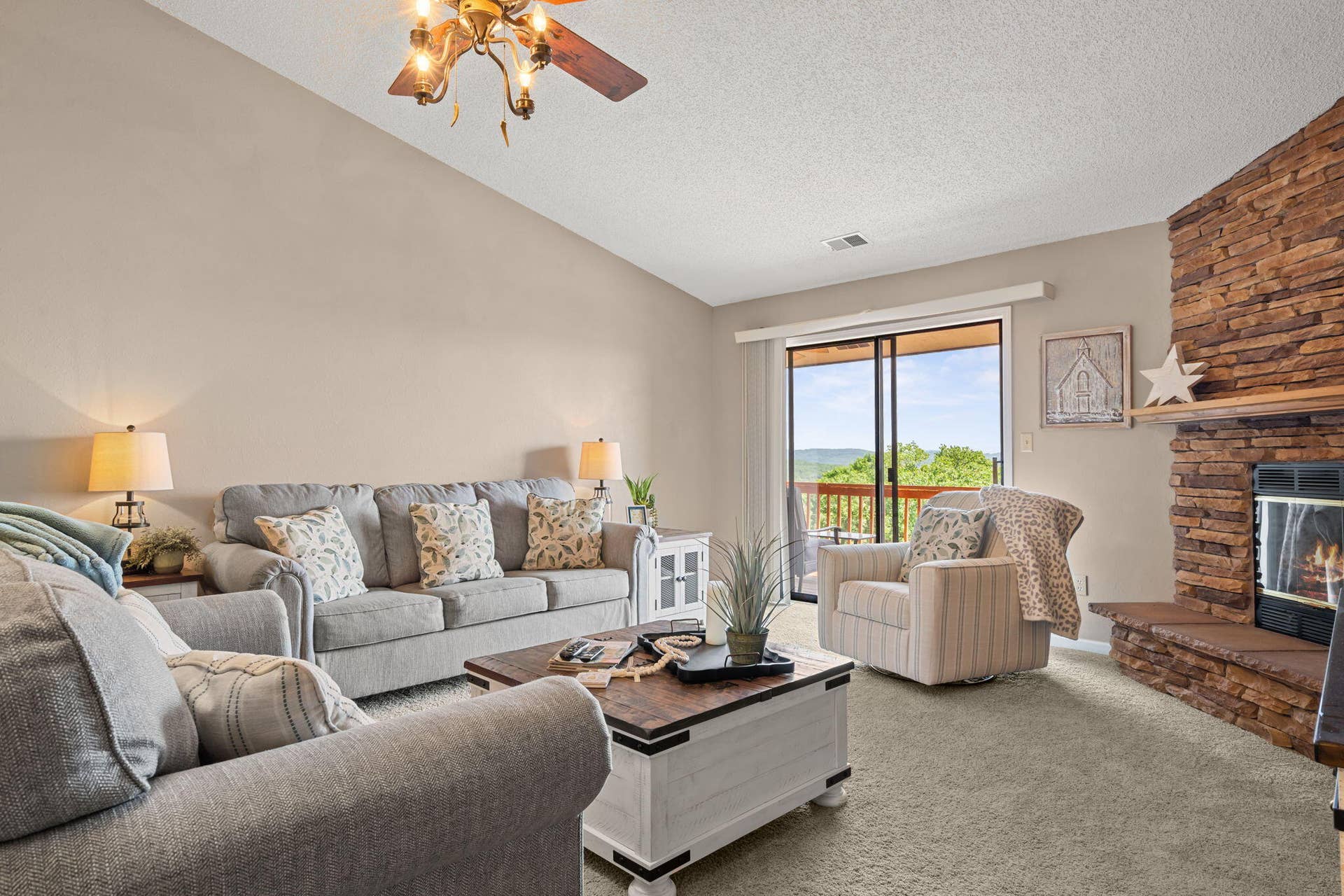 67-Port-Dr-Spacious-Living