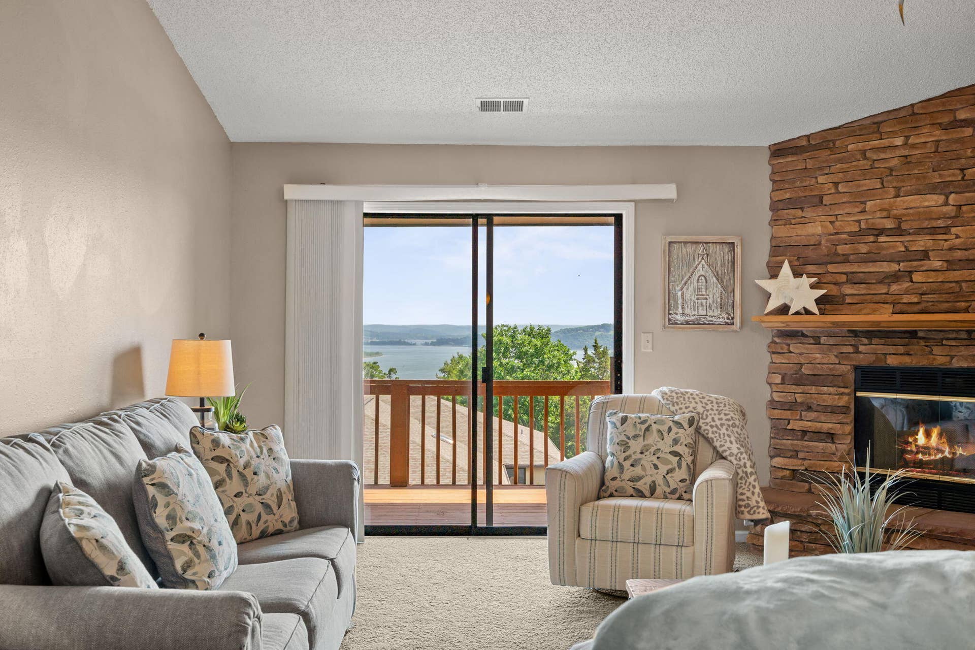 67-Port-Dr-Warm-and-Inviting