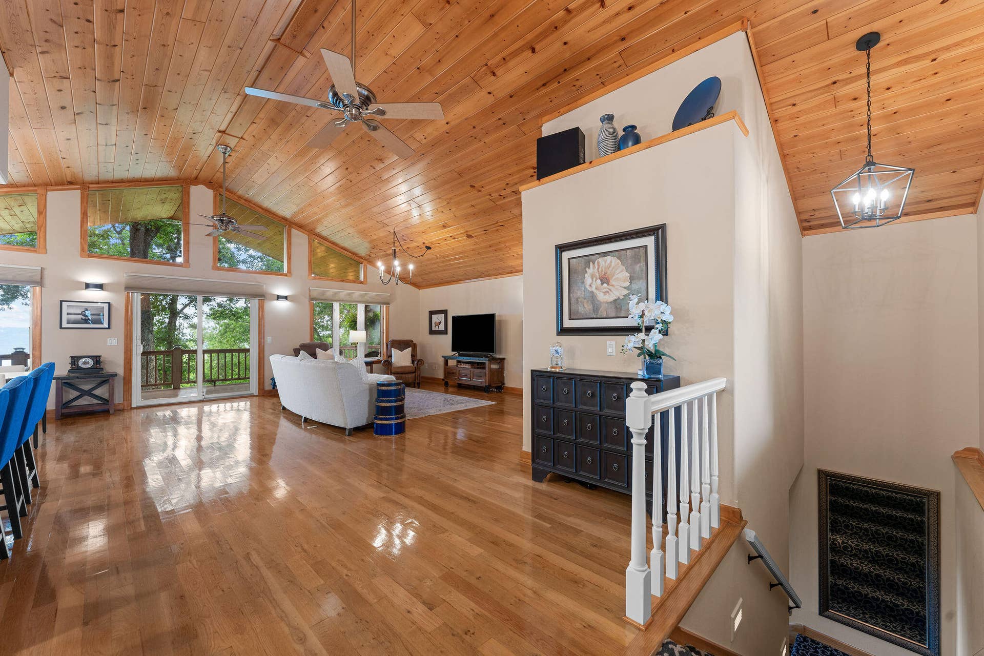 133 Dogwood Crest, Branson West, MO 65737 Formal Living Room