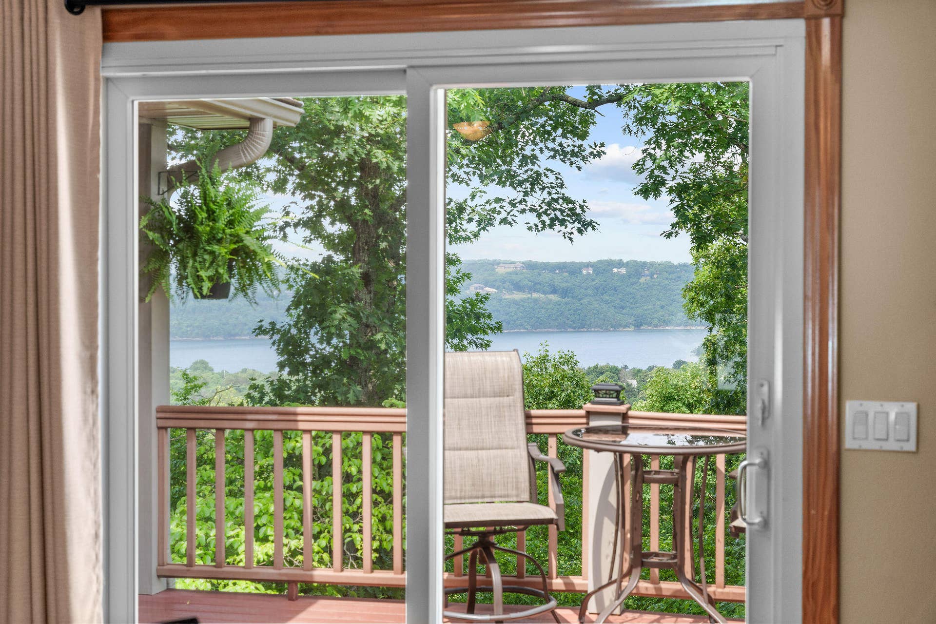 133 Dogwood Crest, Branson West, MO 65737 Beautiful!