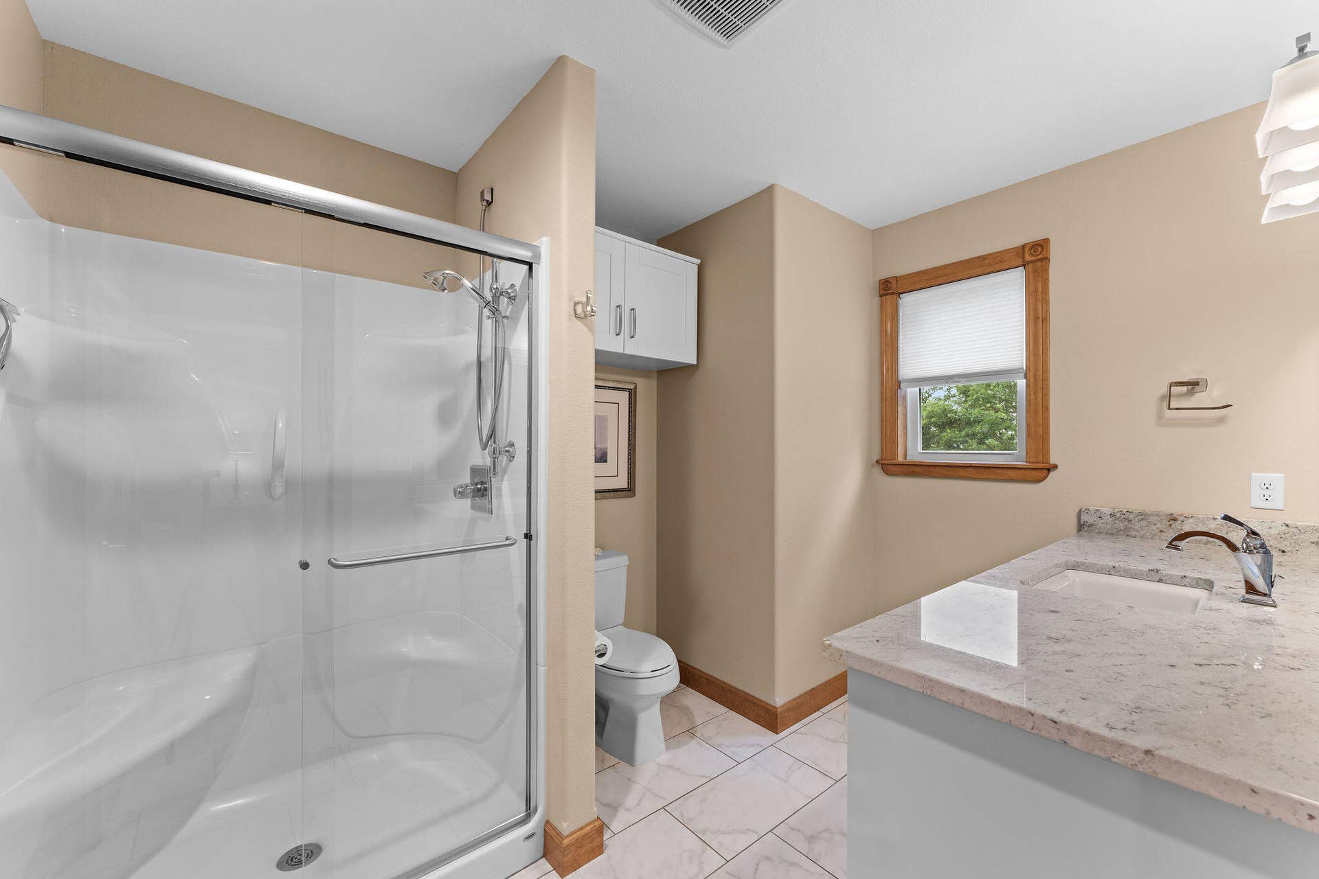 133 Dogwood Crest, Branson West, MO 65737 Guest En-Suite