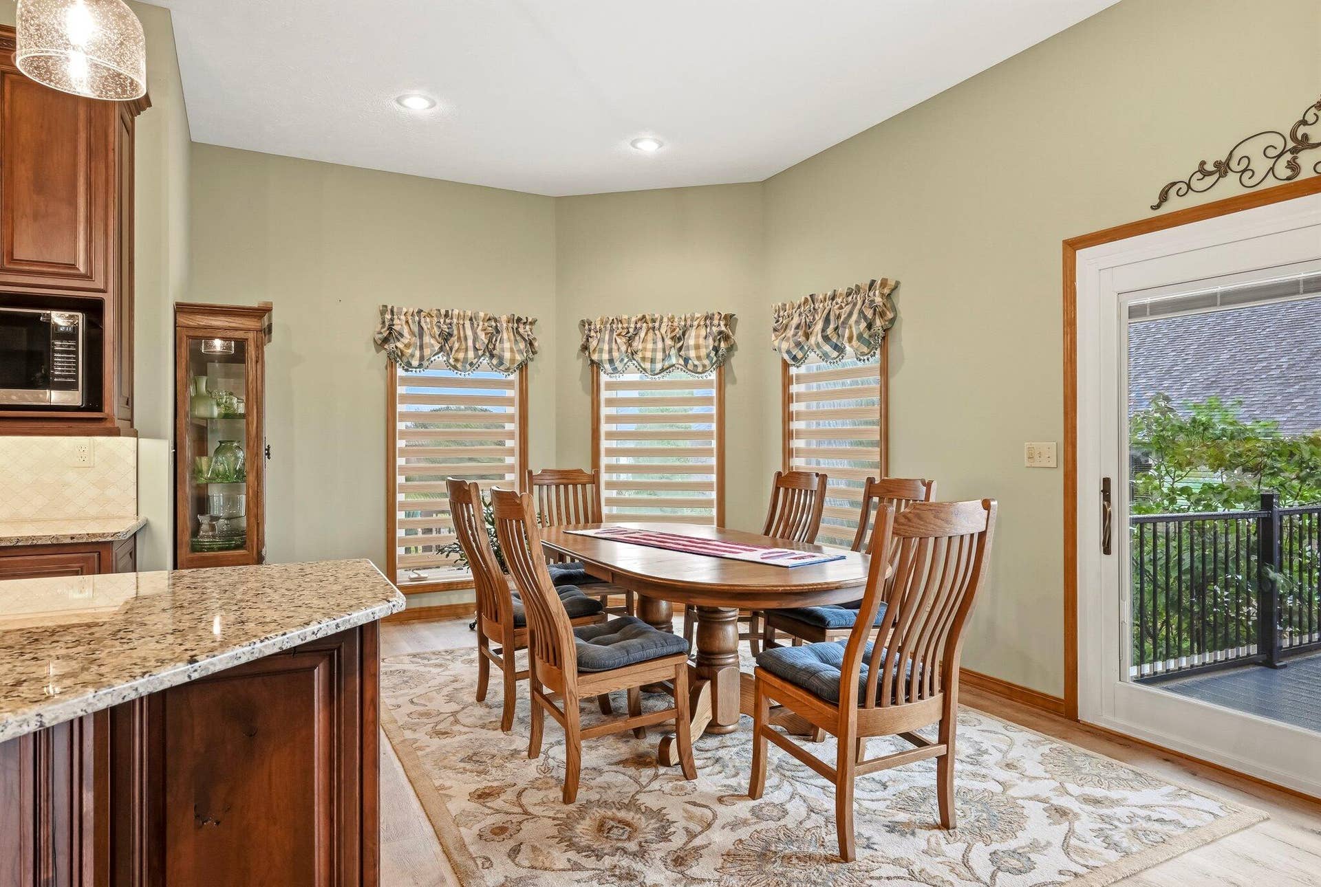 282 Grandview Hills Circle, Branson West, MO 65737 13-Grandview_Hills_Interiors_025