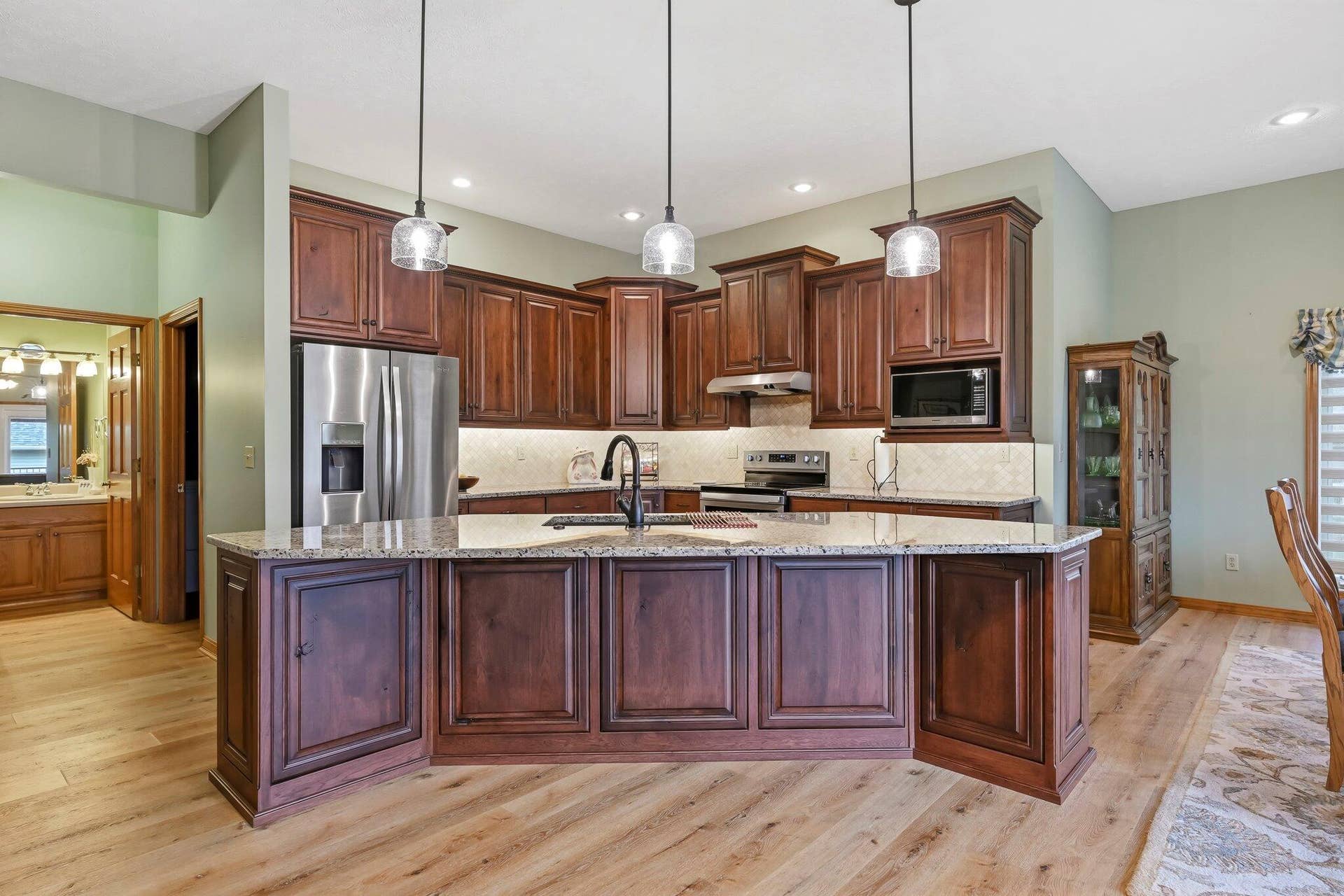 282 Grandview Hills Circle, Branson West, MO 65737 08-Grandview_Hills_Interiors_018