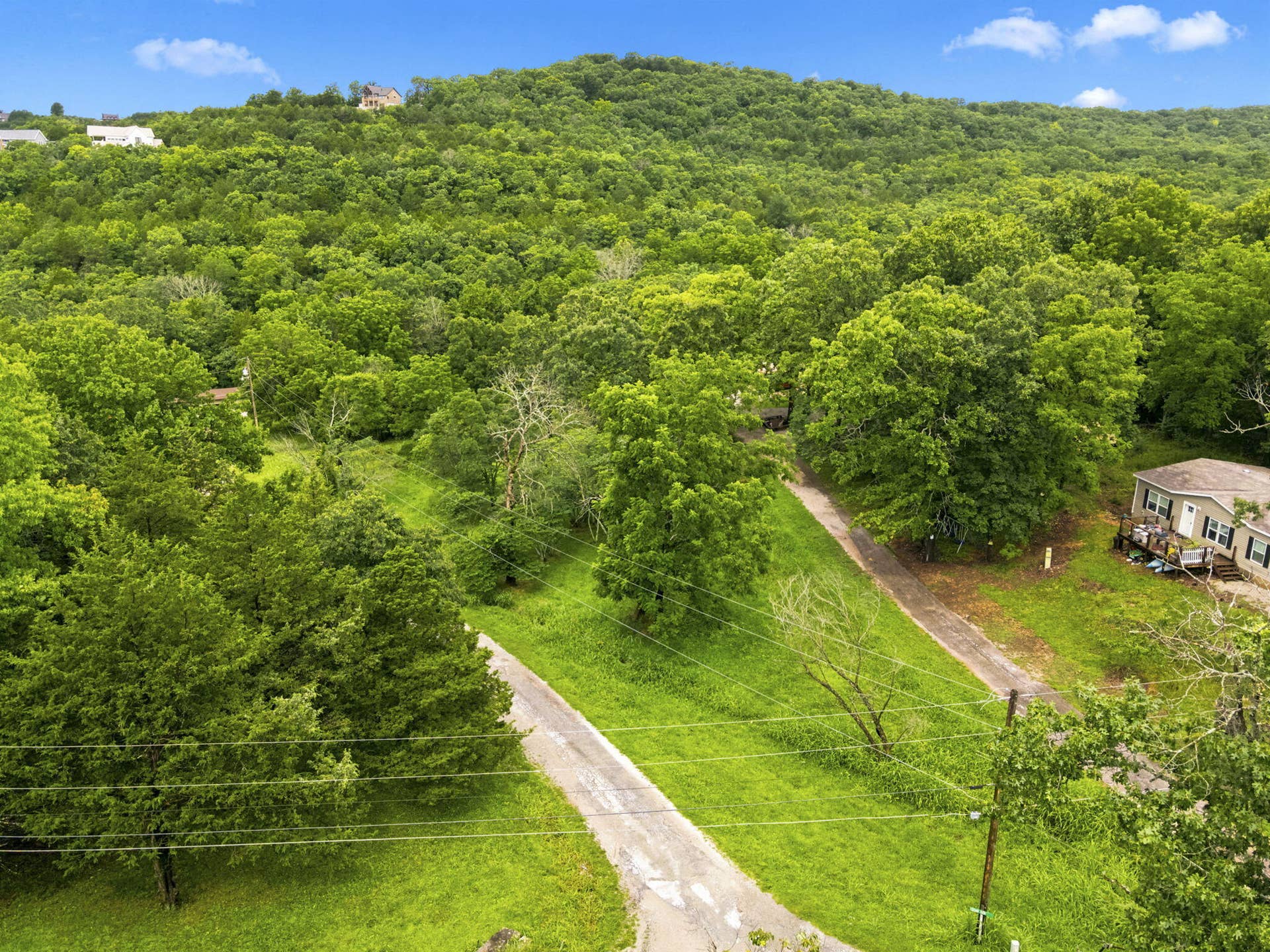000 Cedar Cove Road, Branson West, MO 65737 9-web-or-mls-DJI_0342 (2)