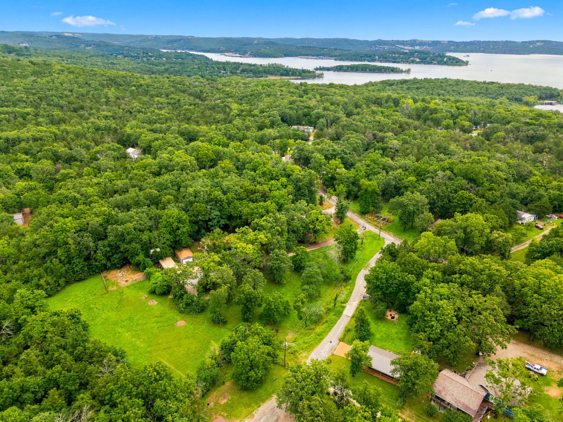 000 Cedar Cove Road, Branson West, MO 65737 16-web-or-mls-DJI_0355