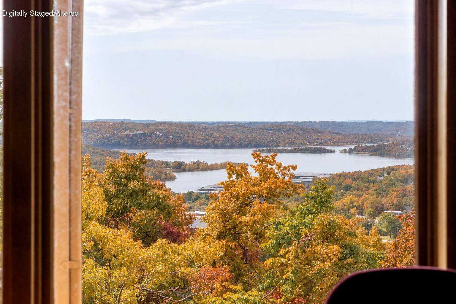 Ozarks Lakeside Home with Gentle Fall Fo