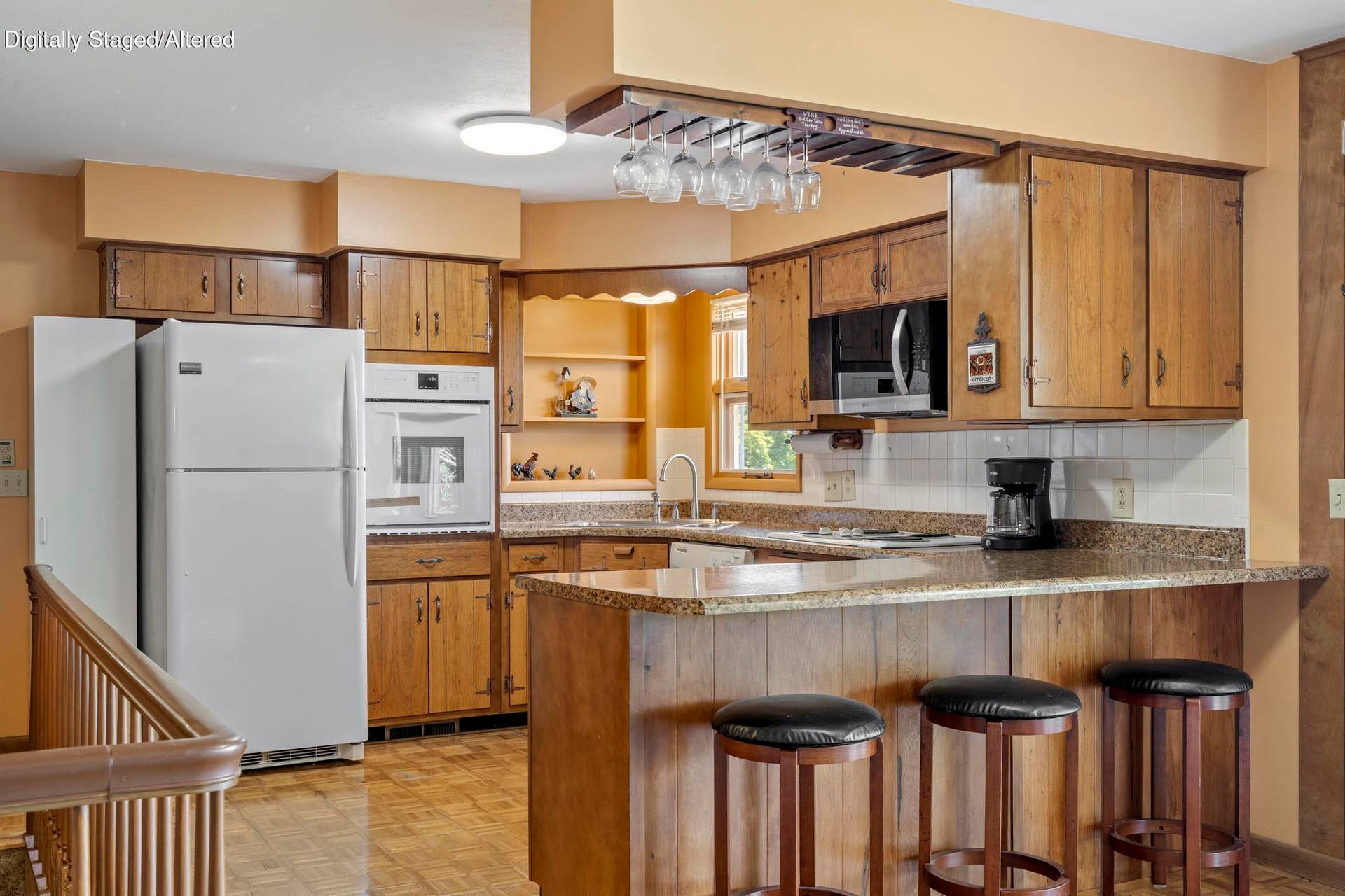 39-James-River-Rd-Kitchen-Gathering