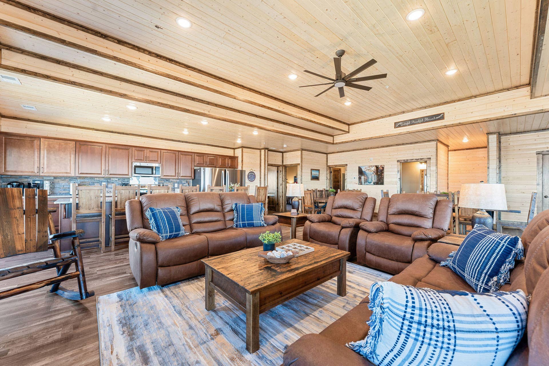 1st Class Lake Life