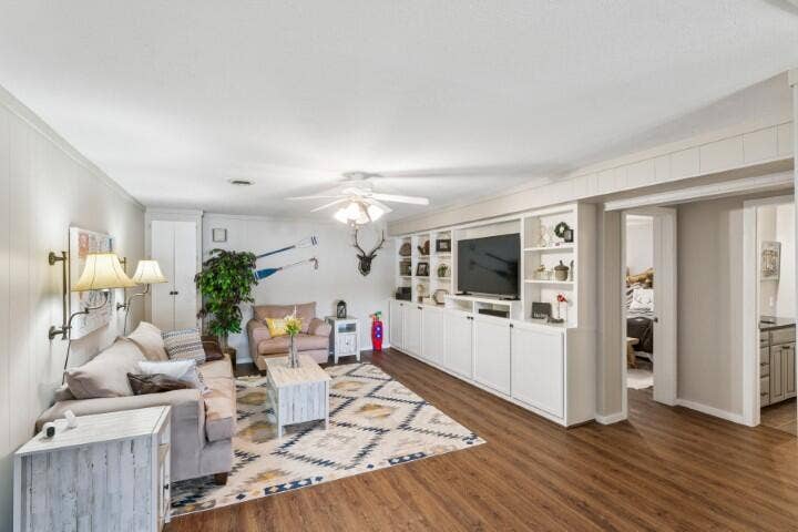 Family Room (Small)