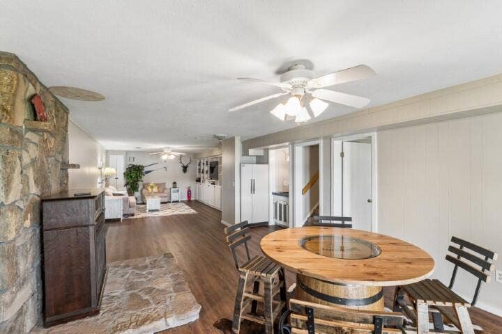 Family Room 3 (Small)