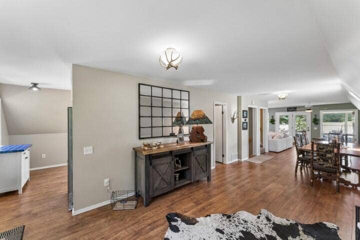 Living Room (Small)
