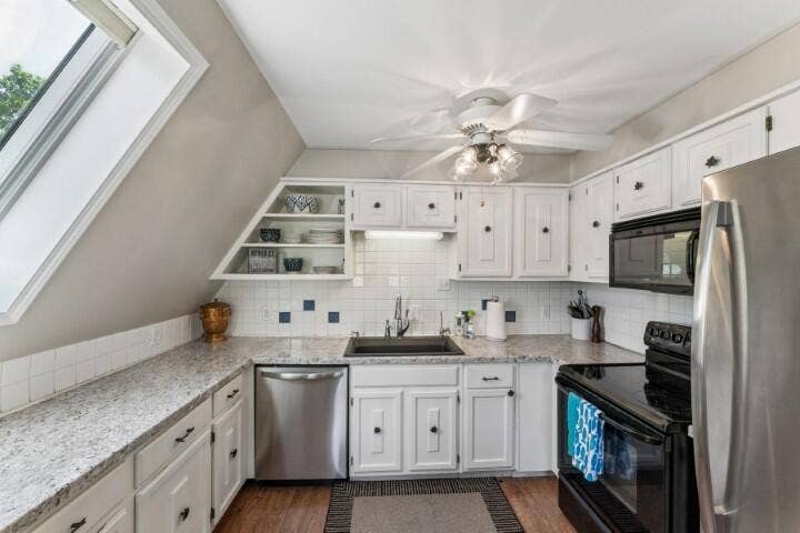 Kitchen 2 (Small)