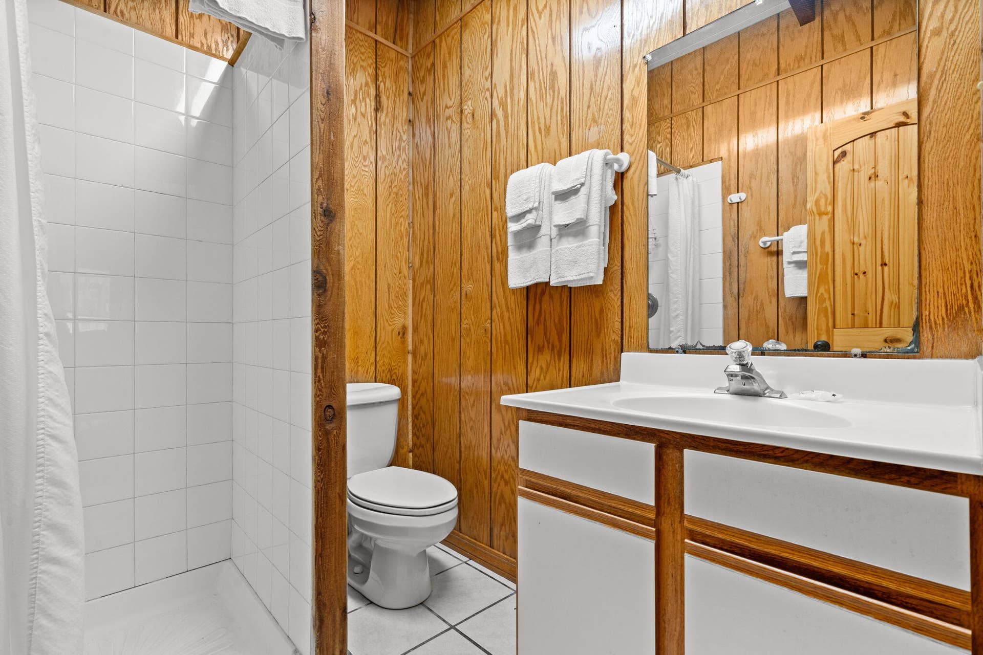 346 Terrace Crest Lane, #5, Reeds Spring, MO 65737 346-Terrace-Crest-Ln-Modern-Bath