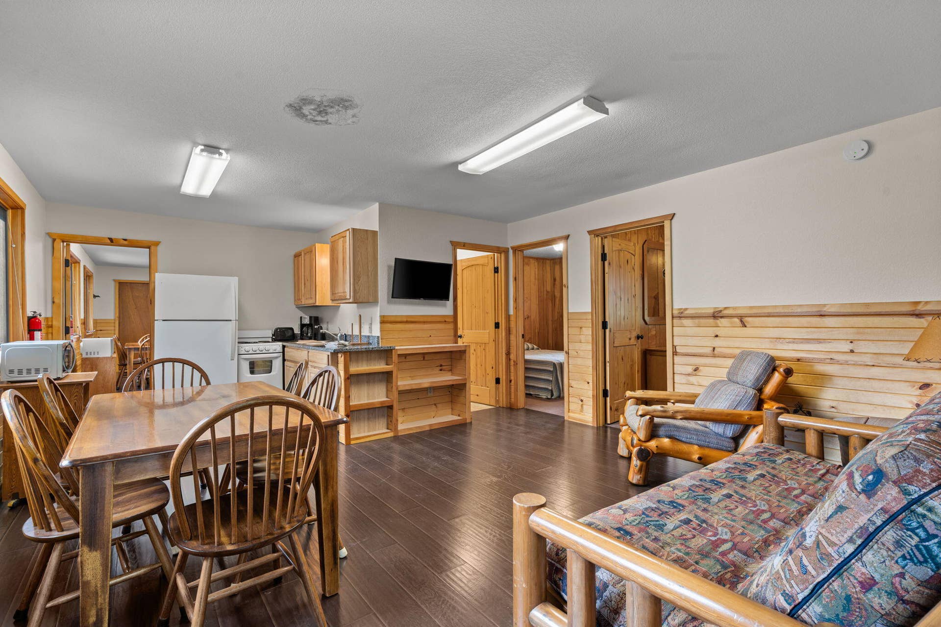 346-Terrace-Crest-Ln-Lake-House-Vibes