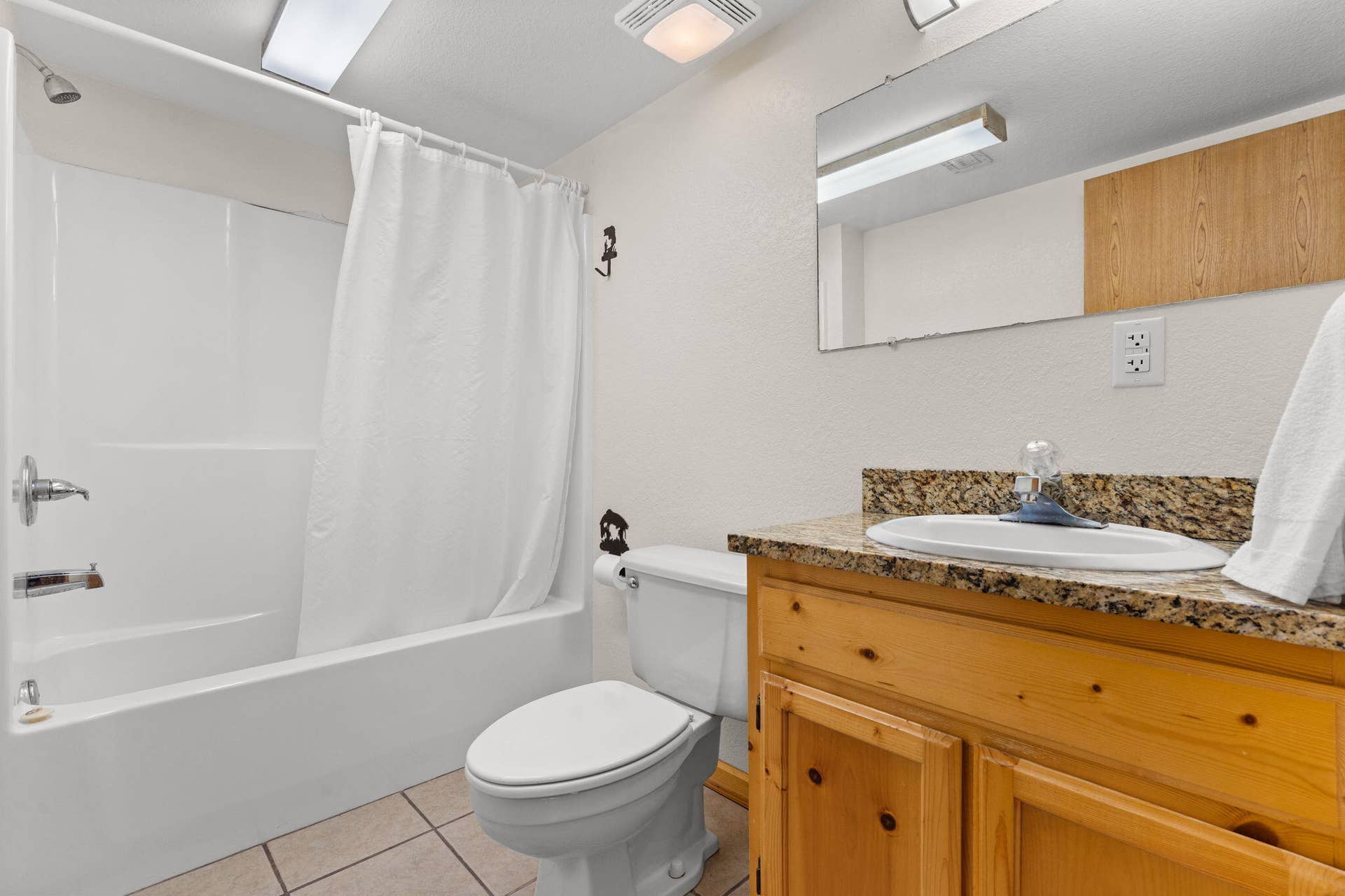 346 Terrace Crest Lane, #12, Reeds Spring, MO 65737 346-Terrace-Crest-Ln-Bath-Retreat
