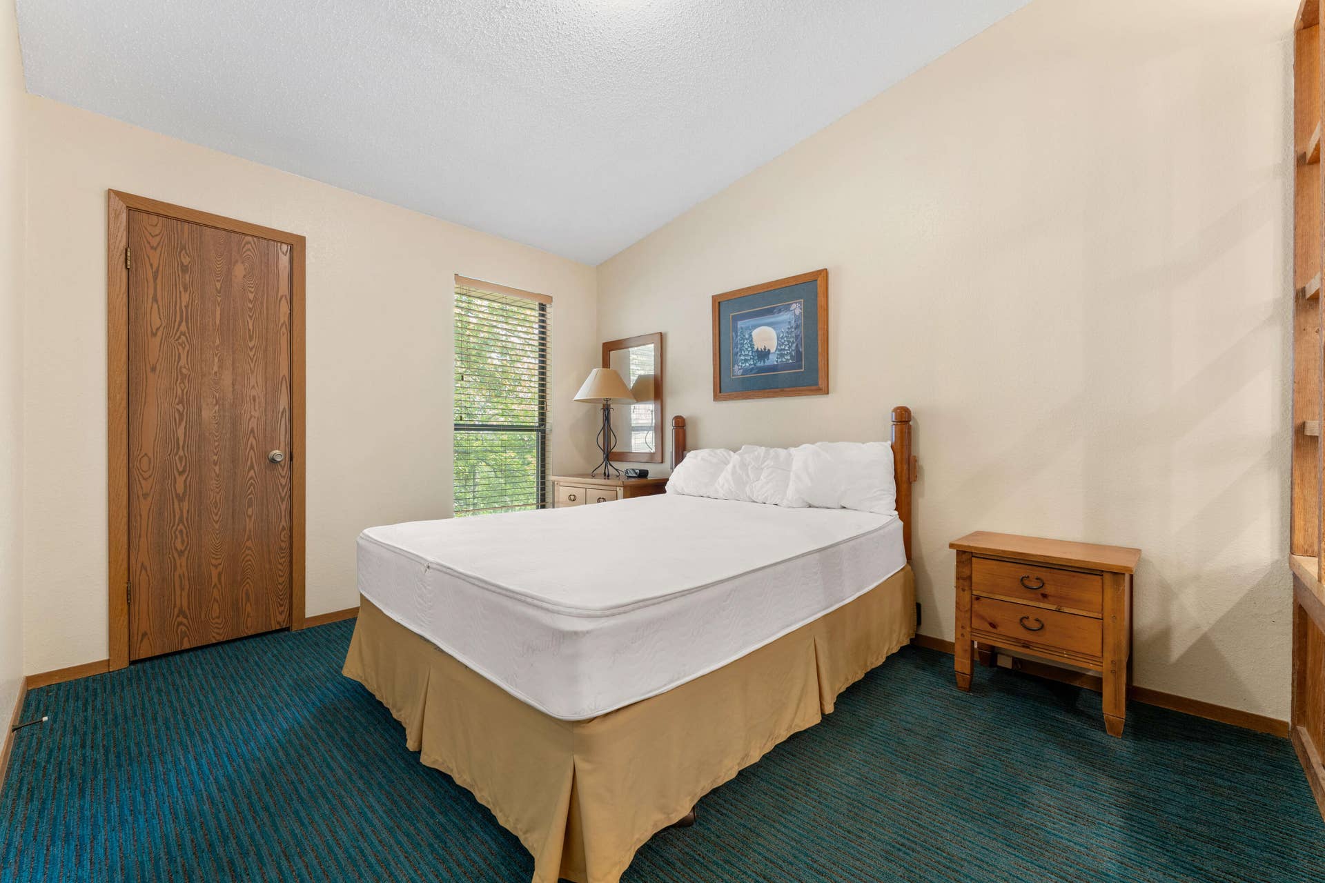481 Ozark Mountain Resort Drive, #81, Kimberling City, MO 65686 Bedroom